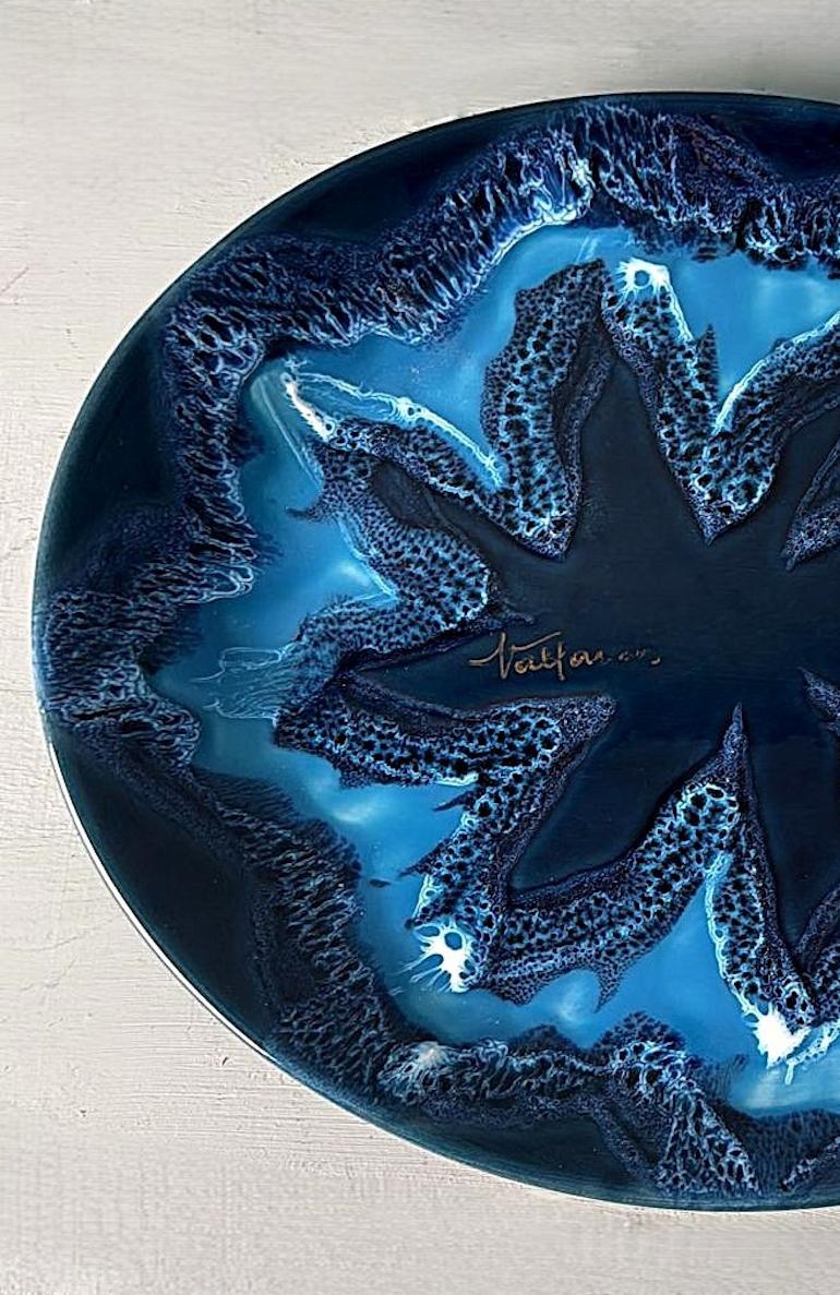 Centre de table en céramique française de Vallauris en différentes nuances de bleu en vente 4