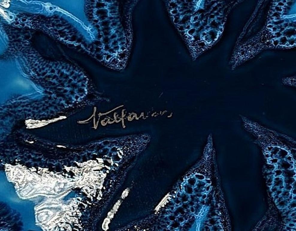 Centre de table en céramique française de Vallauris en différentes nuances de bleu en vente 8