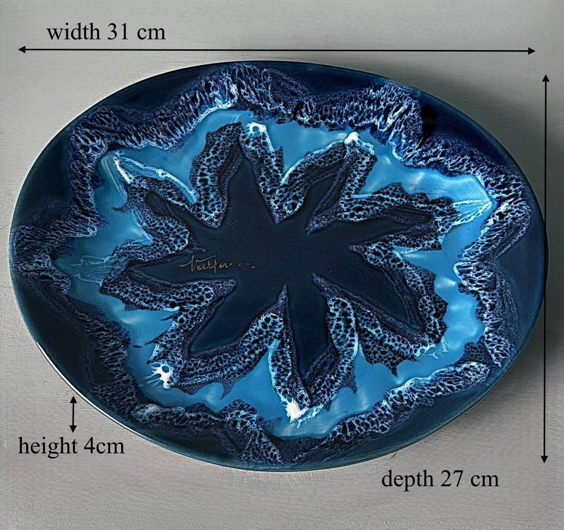 Centre de table en céramique française de Vallauris en différentes nuances de bleu en vente 9