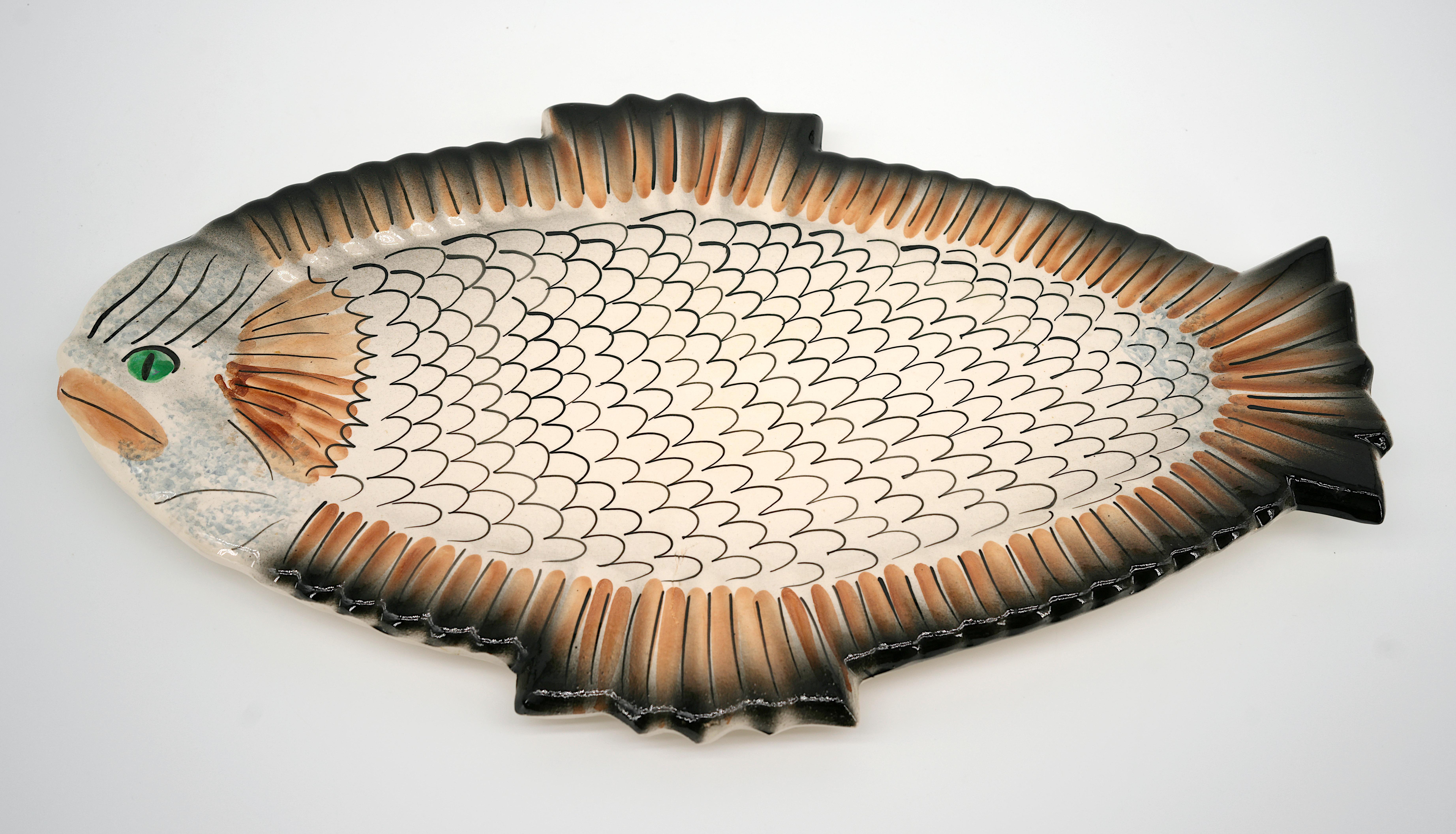 Français Service de table à poisson en céramique de VALLAURIS, vers 1970 en vente