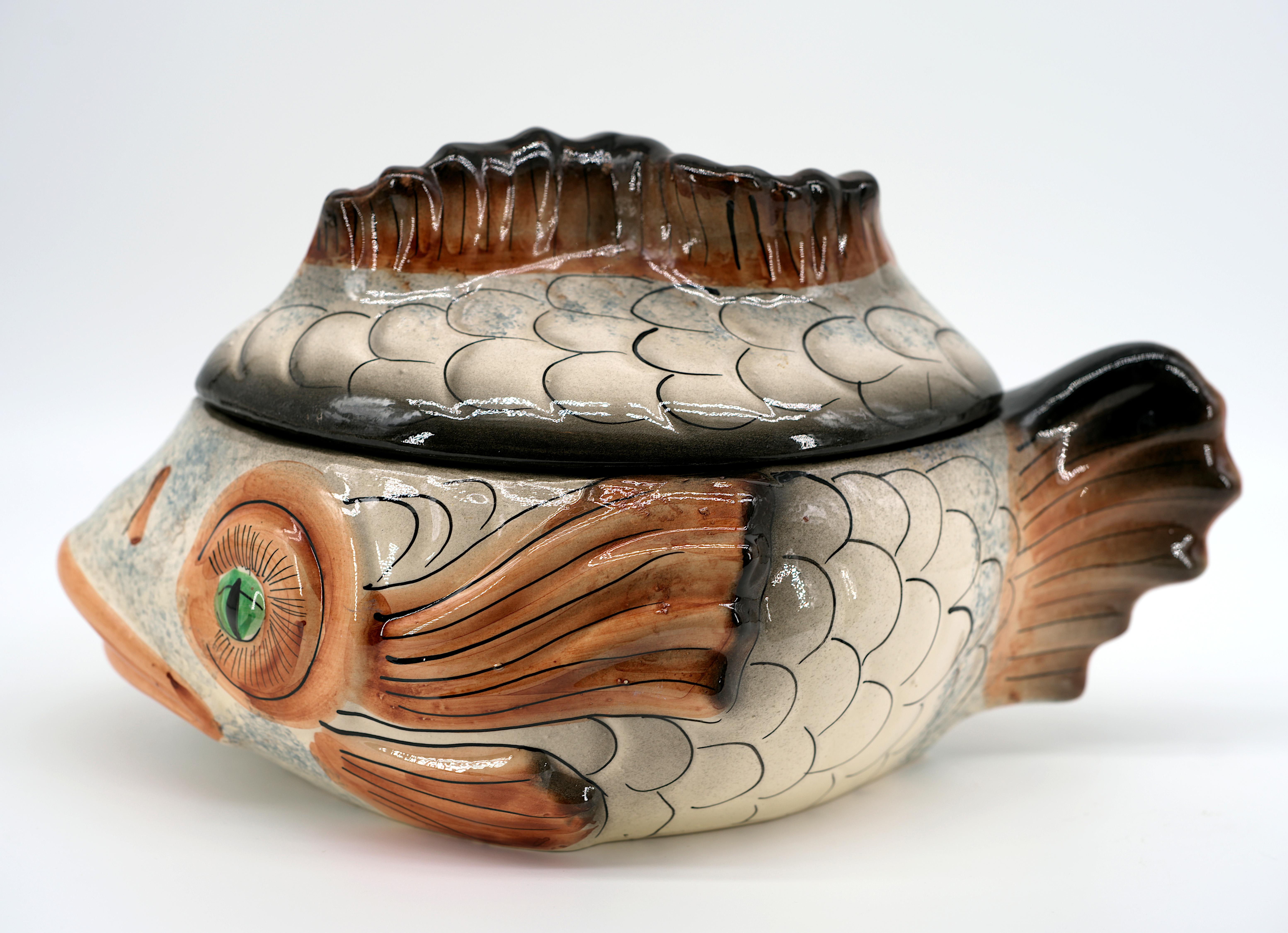 Céramique Service de table à poisson en céramique de VALLAURIS, vers 1970 en vente