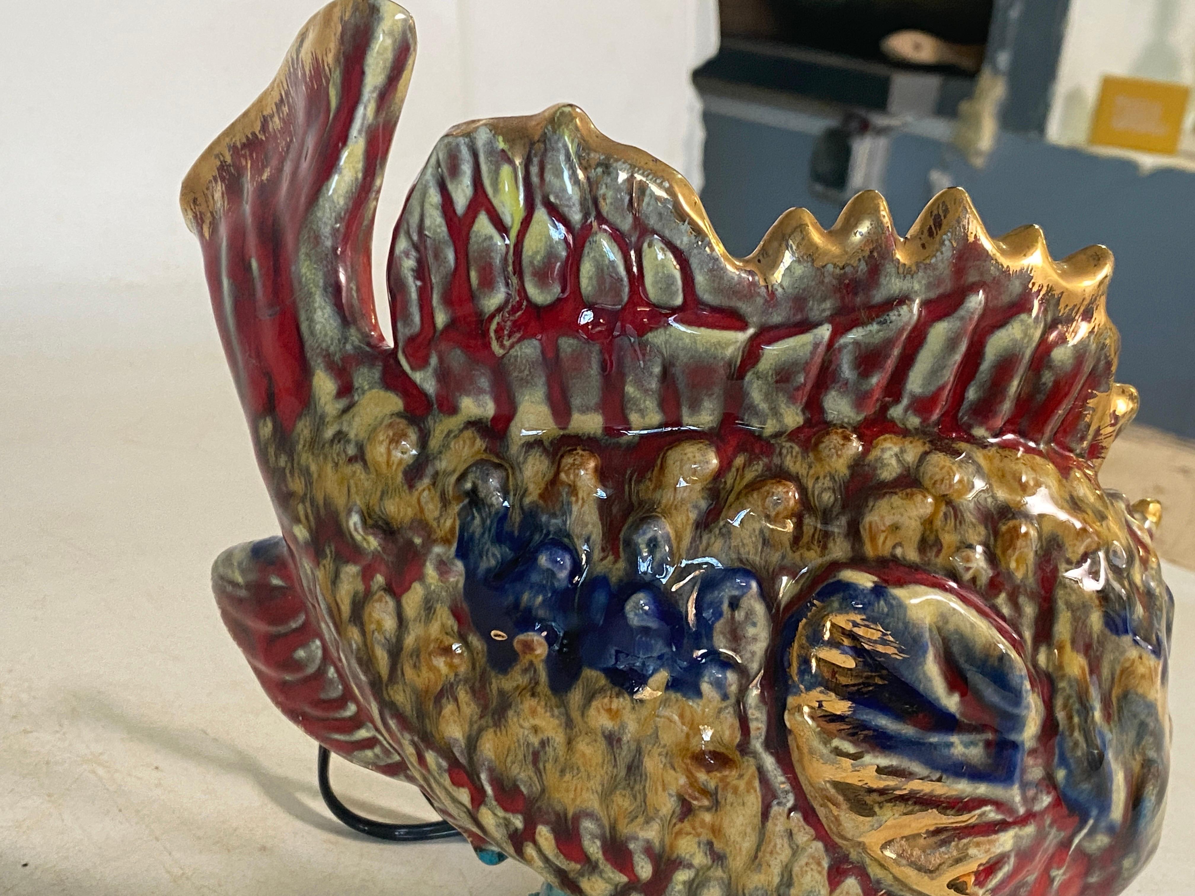 Vallauris & Monaco, Frankreich, Tischlampe aus glasierter Keramik in Form eines Fisches im Zustand „Gut“ im Angebot in Auribeau sur Siagne, FR