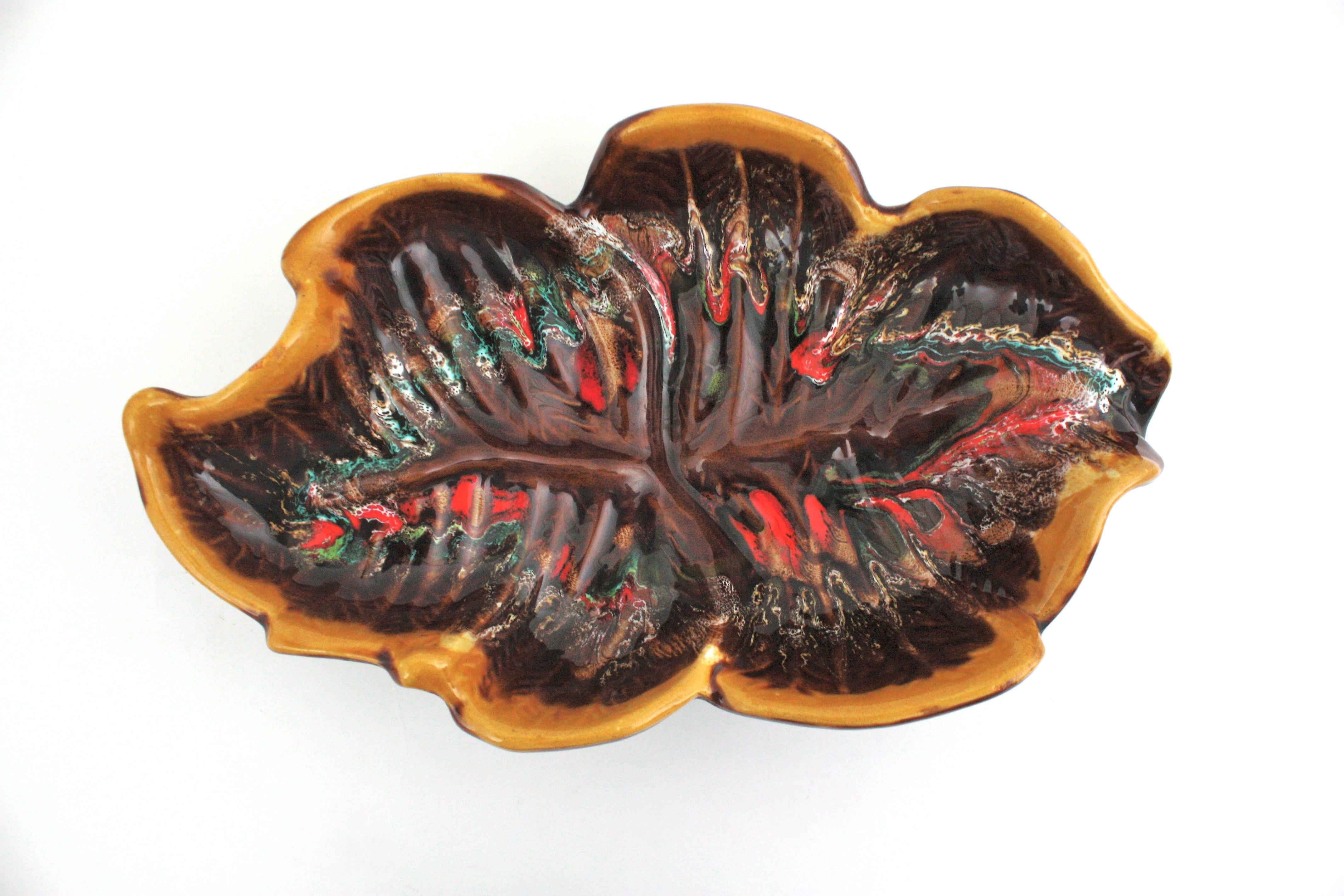 Vallauris Plato / Centro de mesa de cerámica mayólica multicolor , años 50 en venta 3