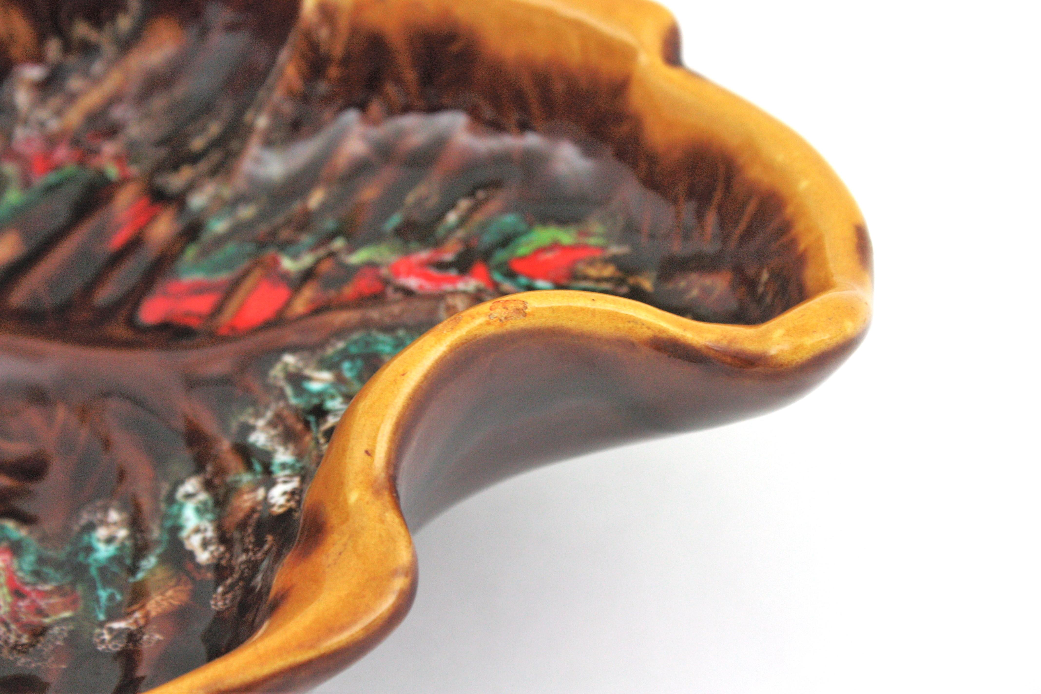 Vallauris Plato / Centro de mesa de cerámica mayólica multicolor , años 50 Glaseado en venta
