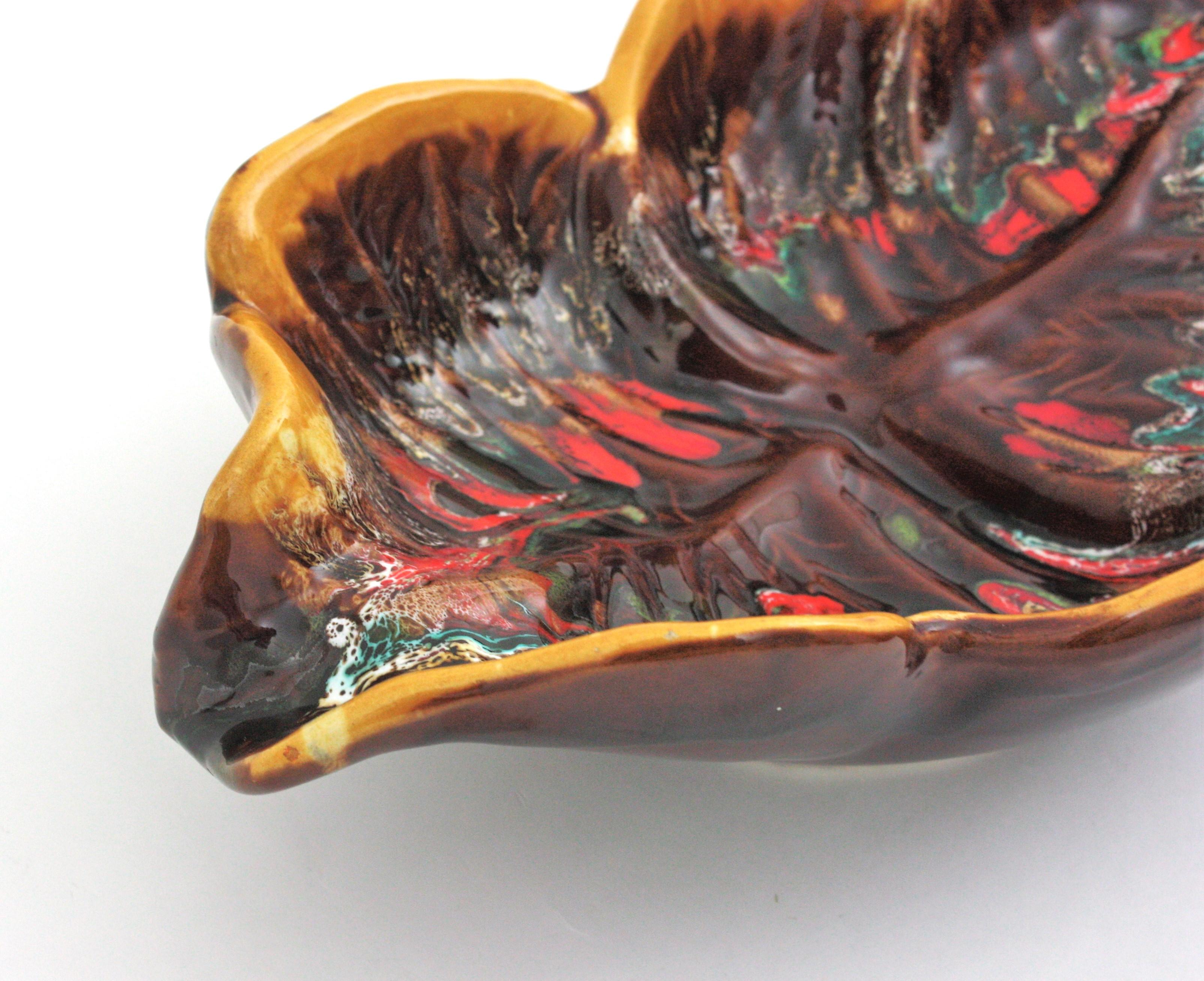 Vallauris Plato / Centro de mesa de cerámica mayólica multicolor , años 50 en Bueno estado para la venta en Barcelona, ES