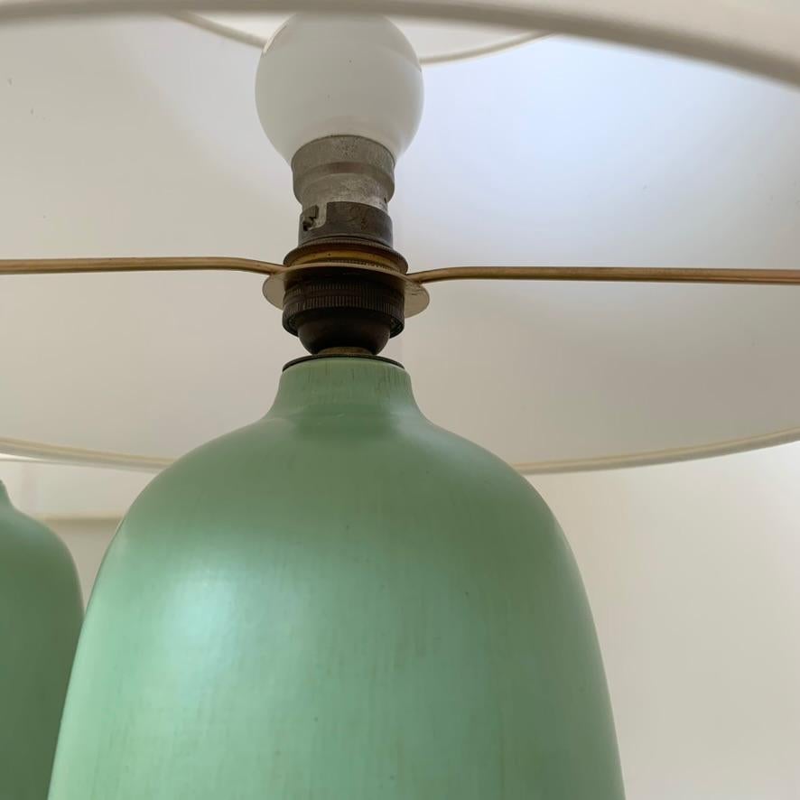Paire de lampes de table en céramique vertes signées Vallauris, circa 1950, France. en vente 4