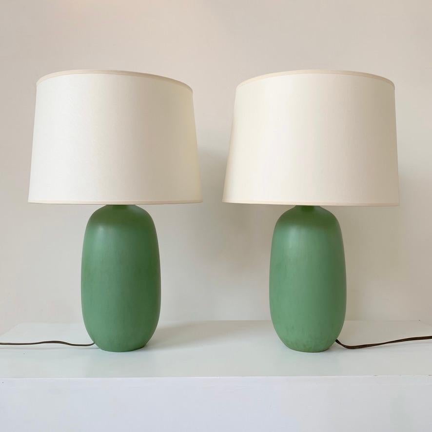 Paire de lampes de table en céramique vertes signées Vallauris, circa 1950, France. en vente 1