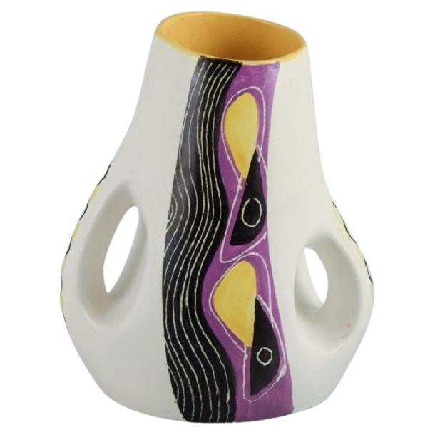 Vallauris. Vase en céramique unique de forme organique.  1960s/70s