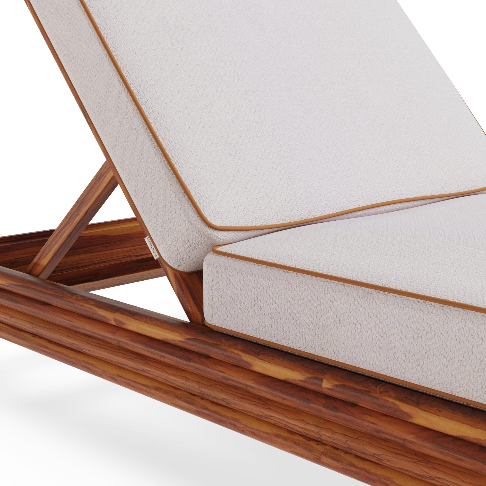 Portoghese Lettino da esterno Valletta in Wood Wood Iroko con cuscini con pizzo in vendita