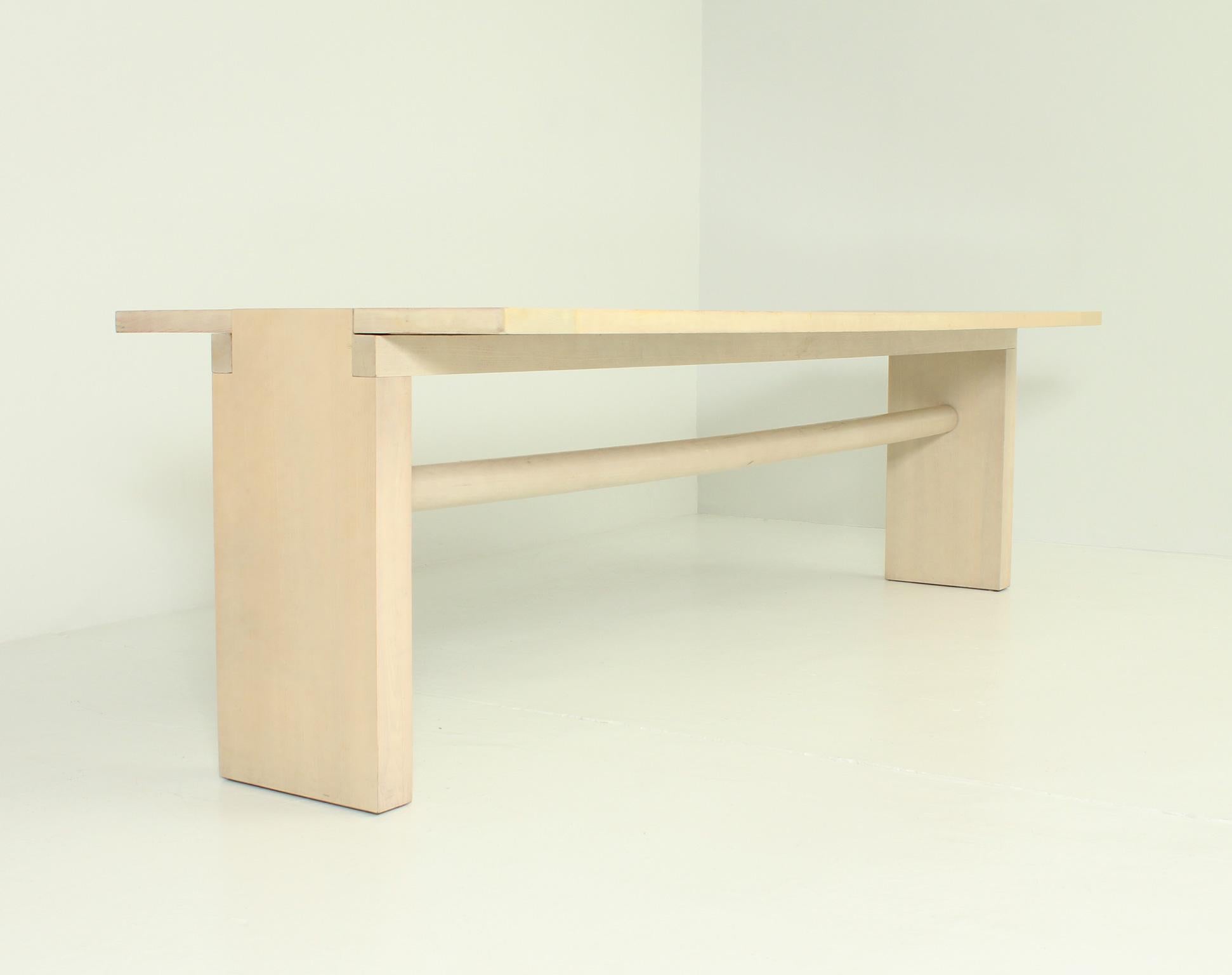 Valmanara table designed in 1971 by italian architect Carlo Scarpa for Simon International-Gavina. Oak wood with cerused varnish finish. 