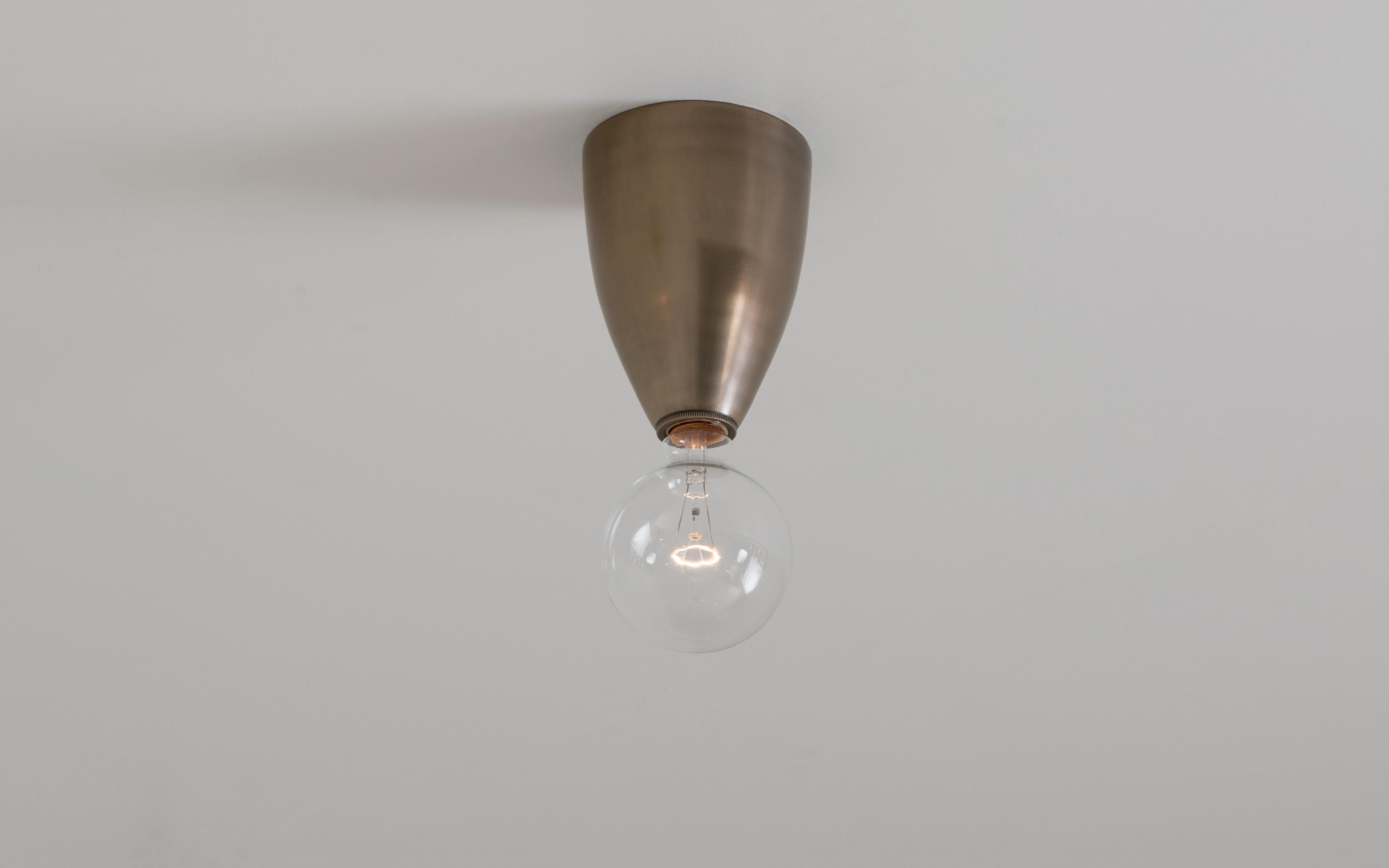 Warm and refined, Valo is minimal without feeling spare. A flush mounted fixture without visible hardware, this piece employs only the essential.

Handcrafted Solid Brass.

Custom Finishes Available.