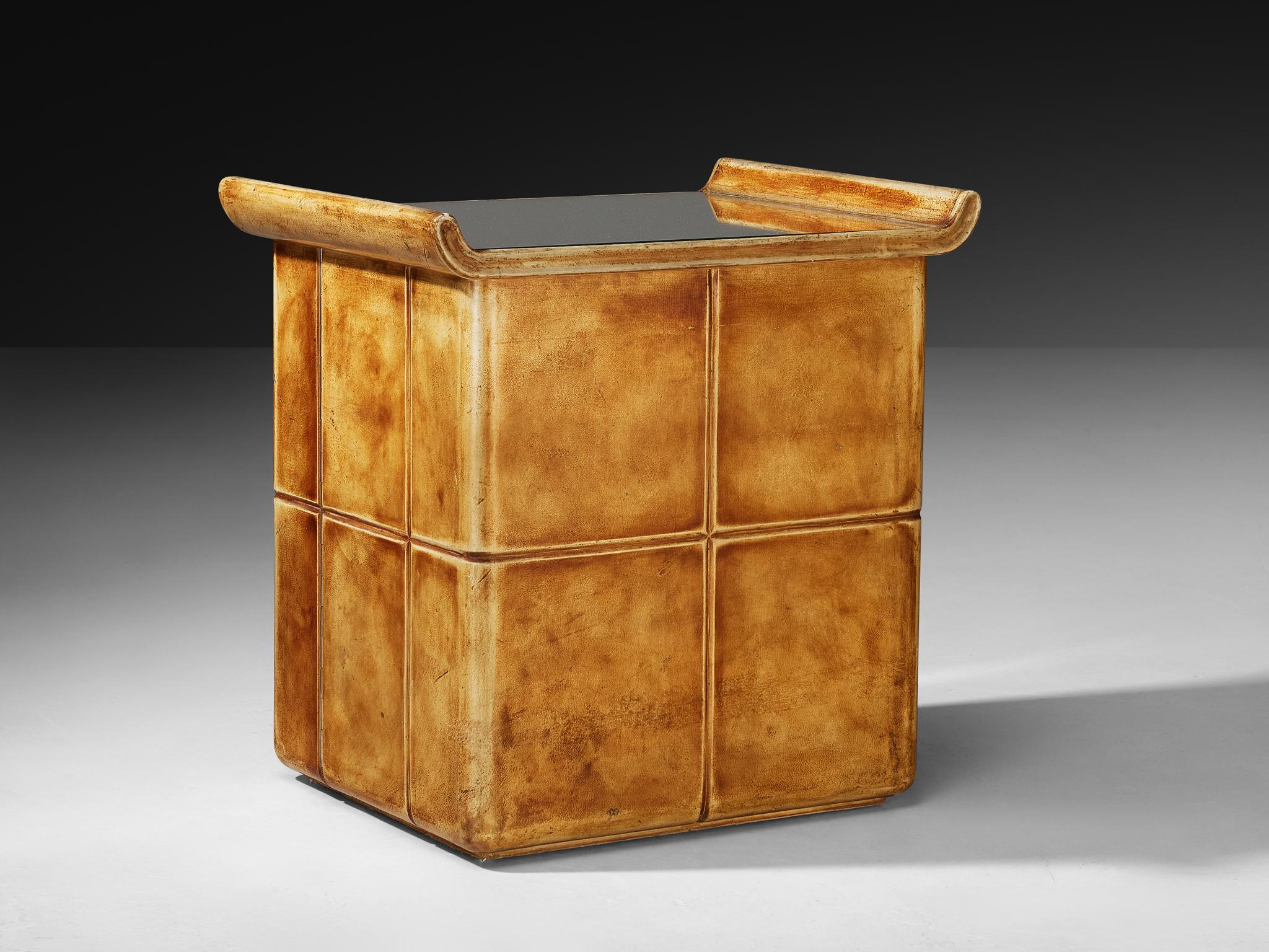 Valzania Cabinet in Parchment with Mirrored Interior In condizioni buone in vendita a Waalwijk, NL