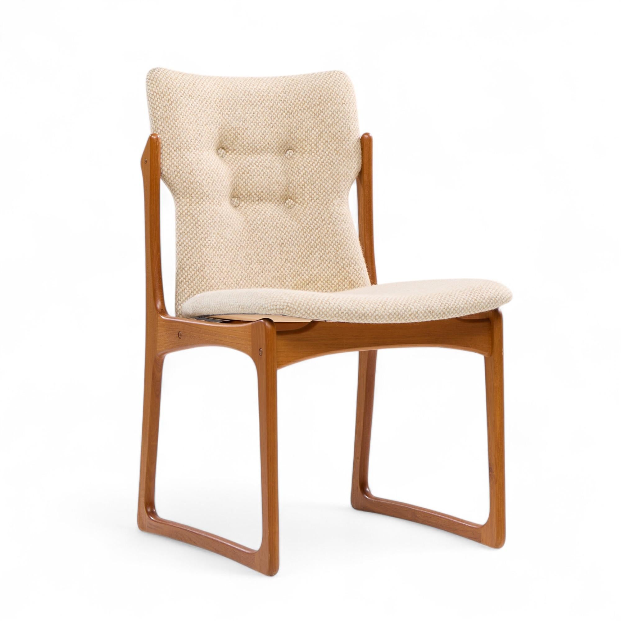 Vamdrup Stolefabrik Mid Century Danish Sculptural Teak Dining Chairs - Set of 6 In Good Condition For Sale In Franklin Park, IL