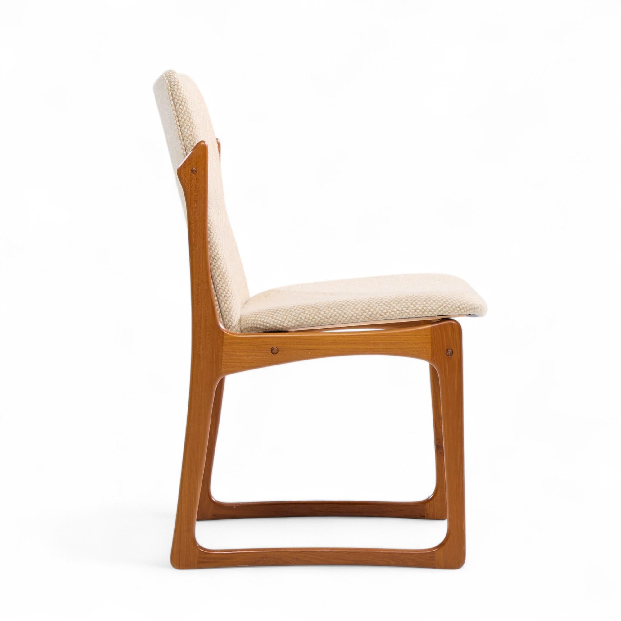 20th Century Vamdrup Stolefabrik Mid Century Danish Sculptural Teak Dining Chairs - Set of 6 For Sale