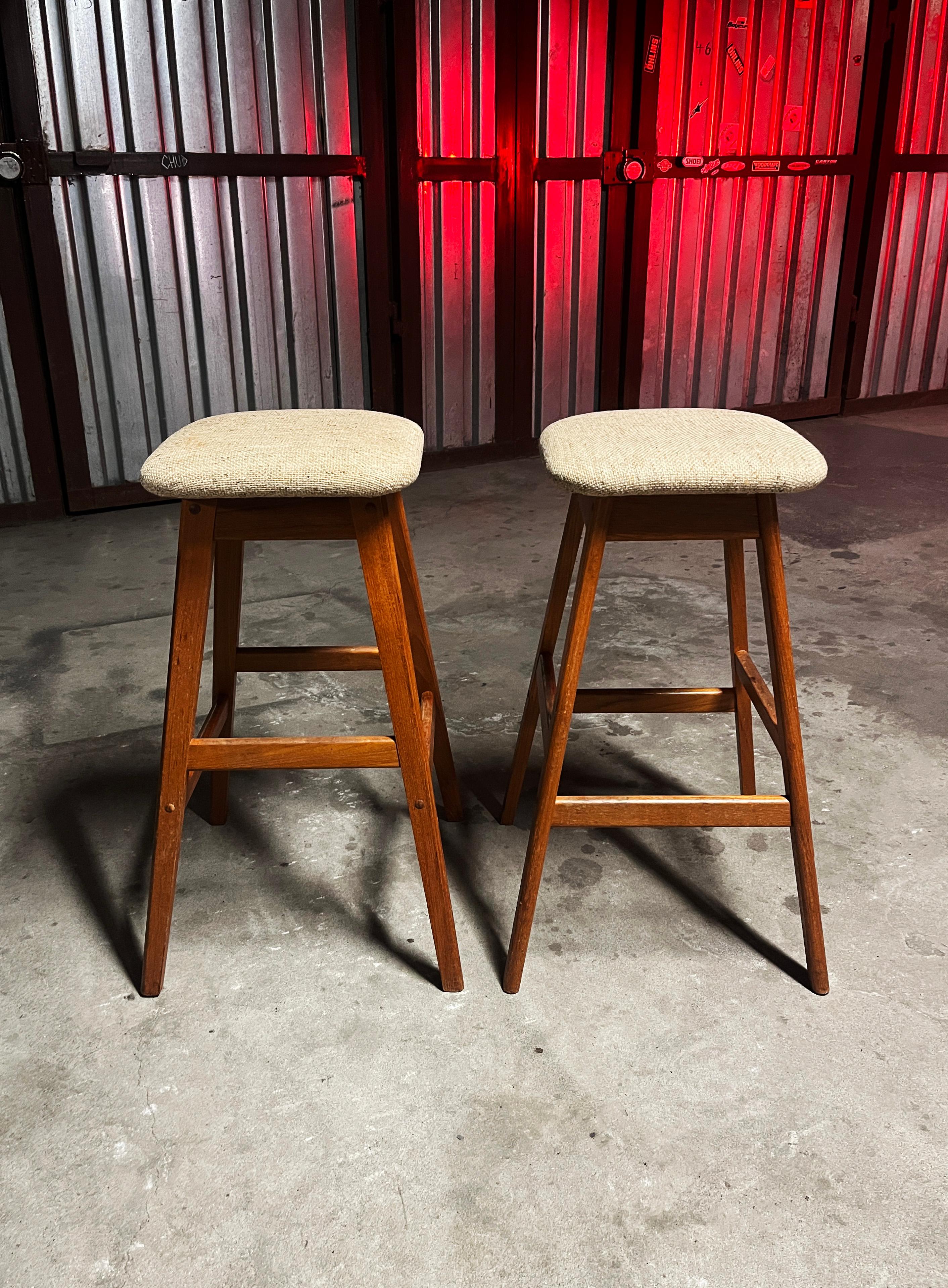 Hand-Crafted Vamdrup Stolefabrik Pair of Danish Bar Stools in Teak and wool 1960s (Signed) For Sale