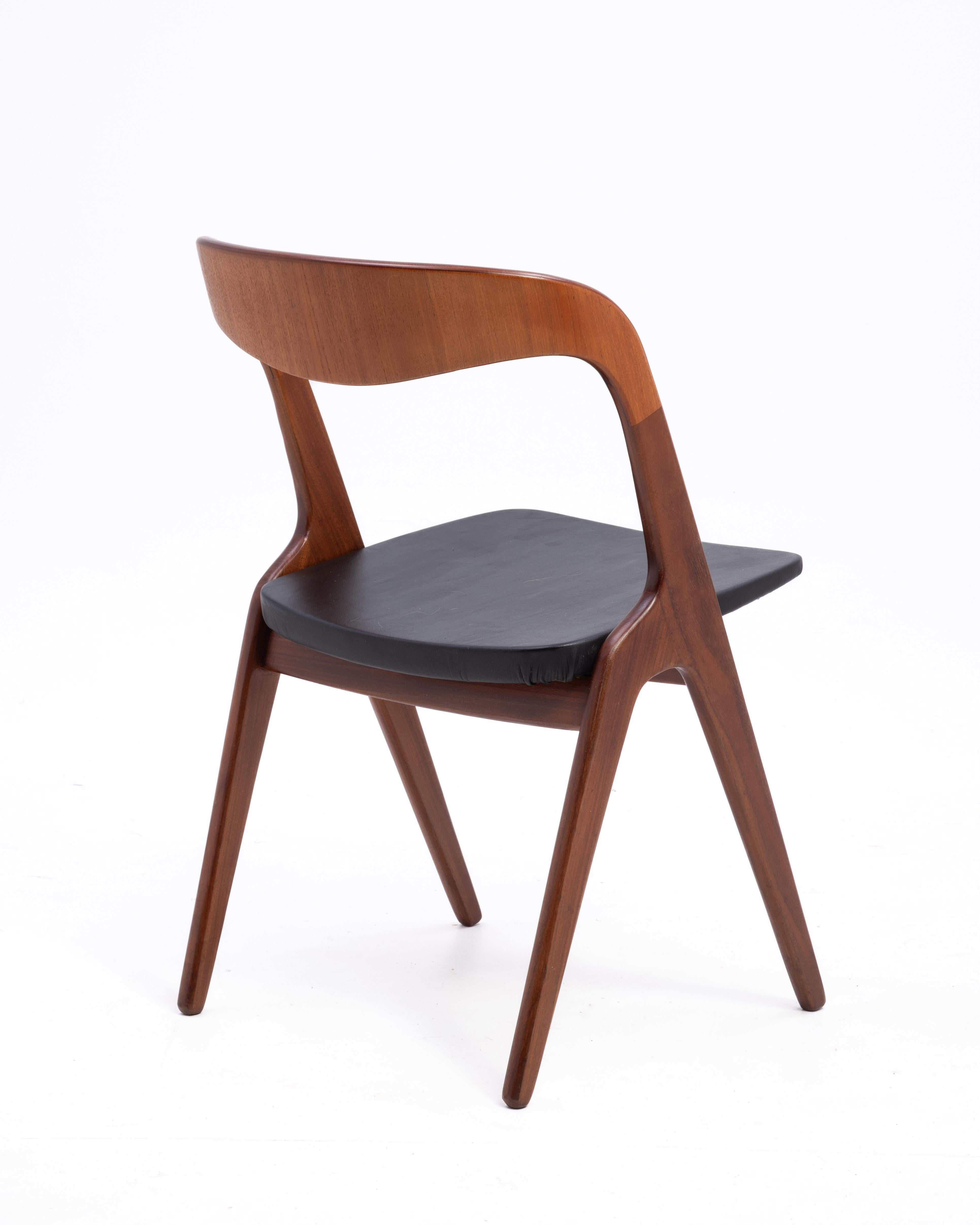 Vamo Sønderborg ‘Sonja’ Circa 1960 Danish Teak Side Desk Chair Johannes Andersen 1