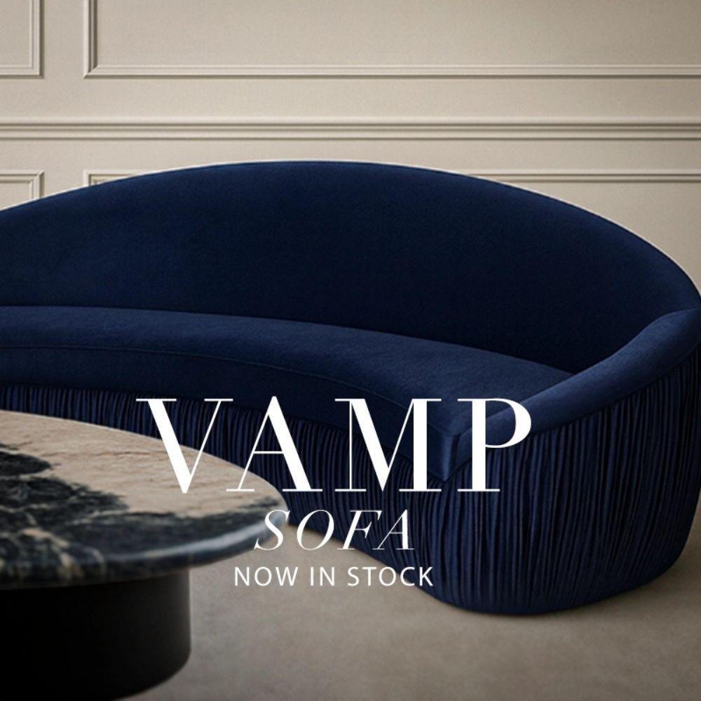 Sofá Tapizado Completo Vamp - En Stock en Excelente estado para la venta en Manassas, VA