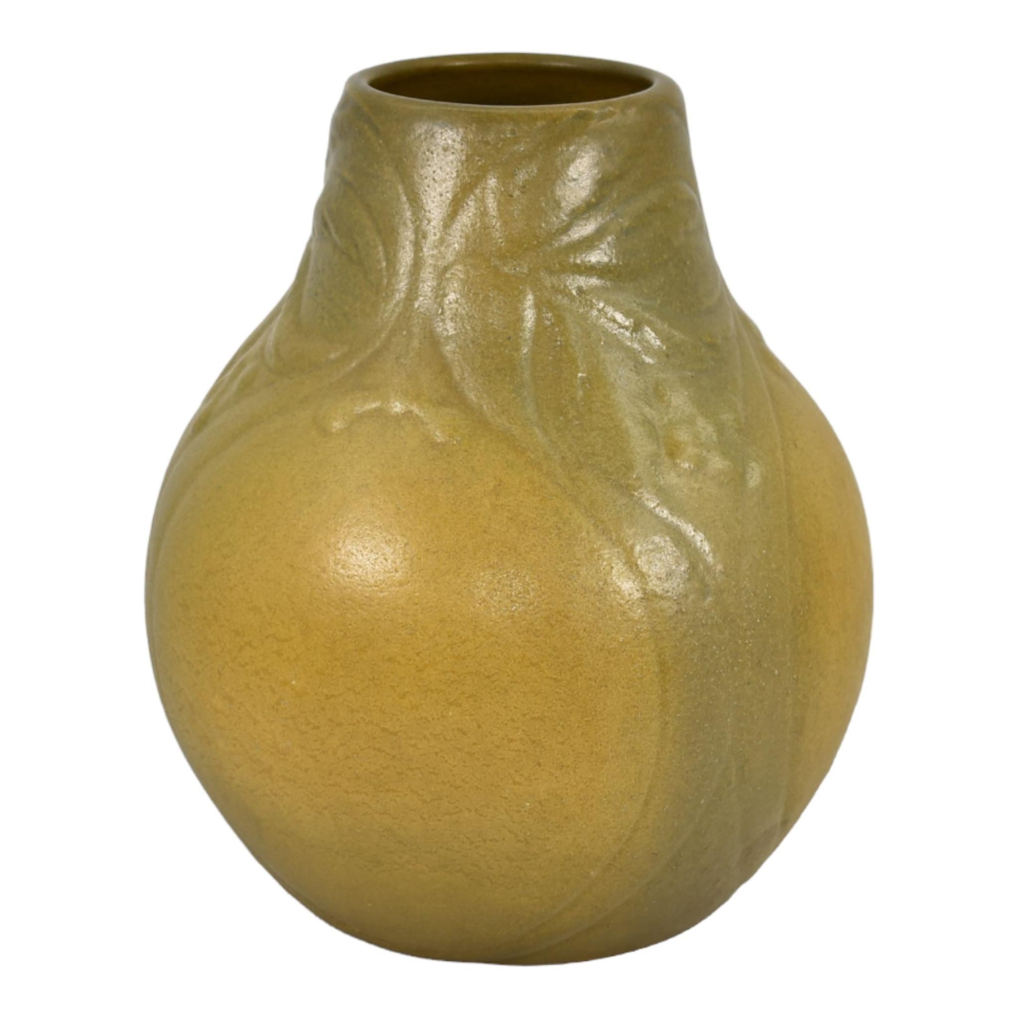 Van Briggle 1904 Vintage Arts And Crafts Pottery Olive Green Ceramic Vase 164
Stunning arts and crafts vase covered in an wonderful organic dark and light olive green over a stylized plant design.
Excellent original condition. No chips, cracks,