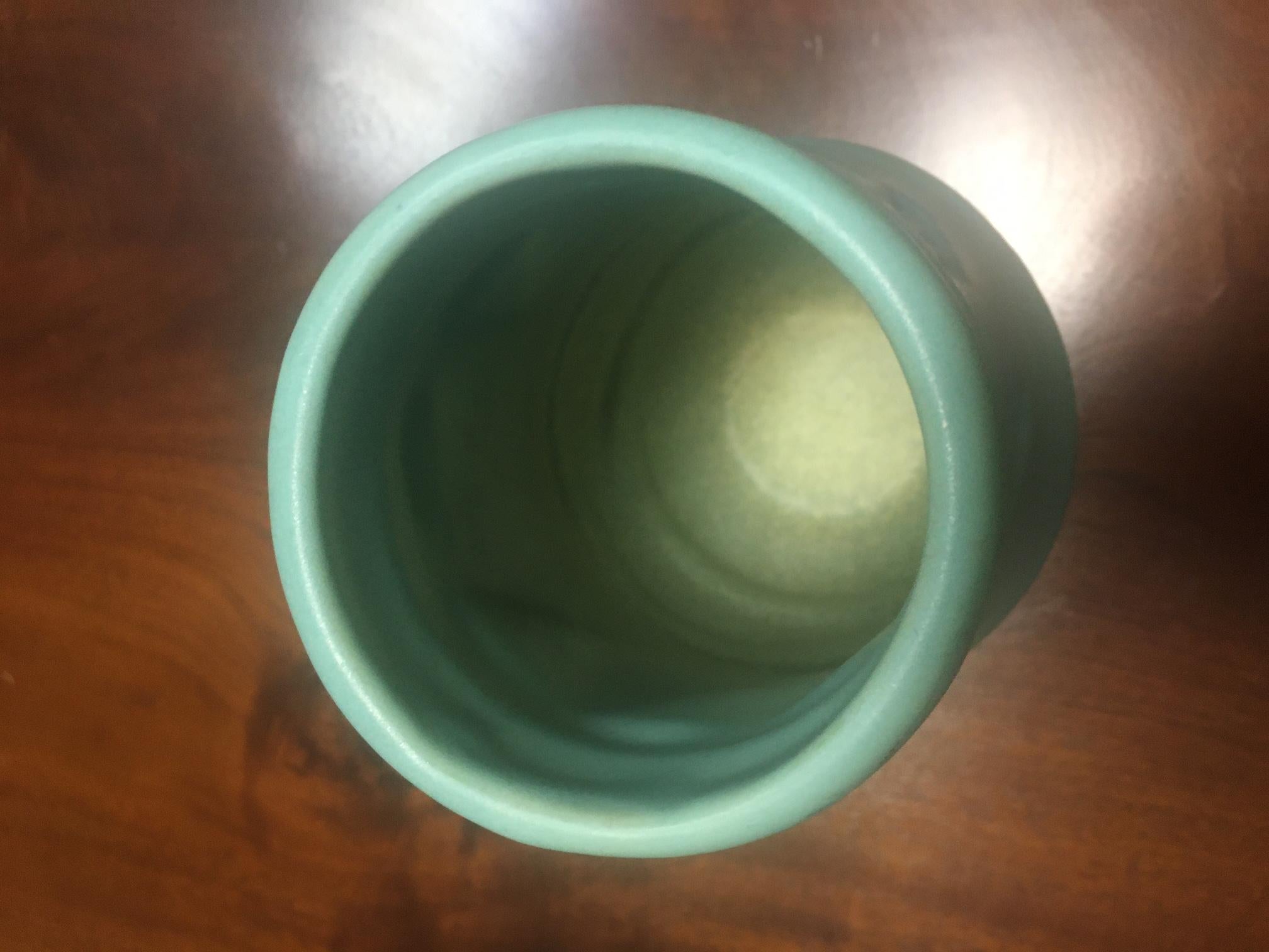 Van Briggle American Art Pottery Vase 20thc For Sale 6