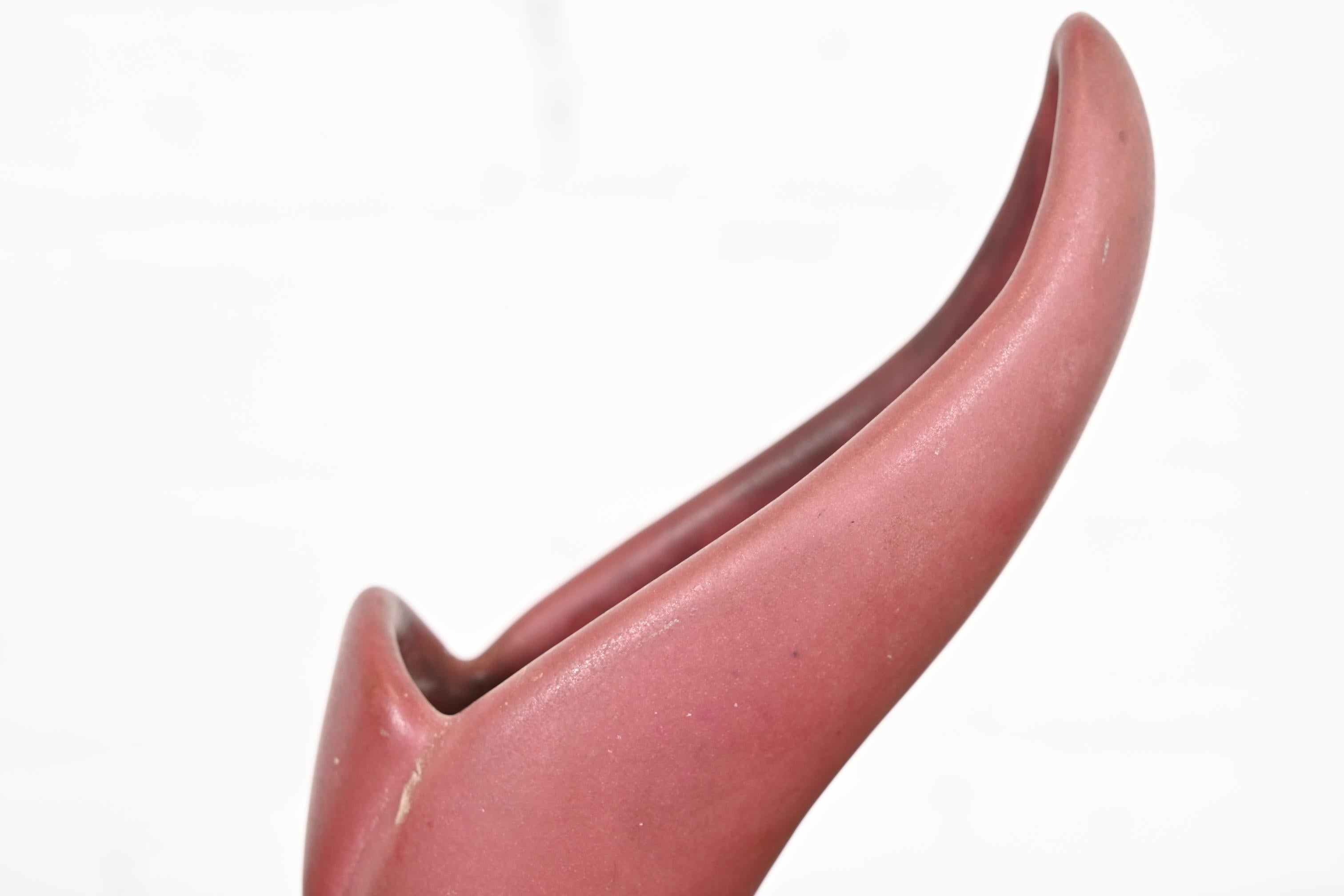 Ceramica Van Briggle Arts & Crafts Vaso di foglie in ceramica smaltata color gelso in vendita