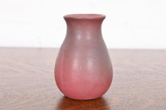 Jarrón de cerámica esmaltada rosa Van Briggle Arts & Crafts