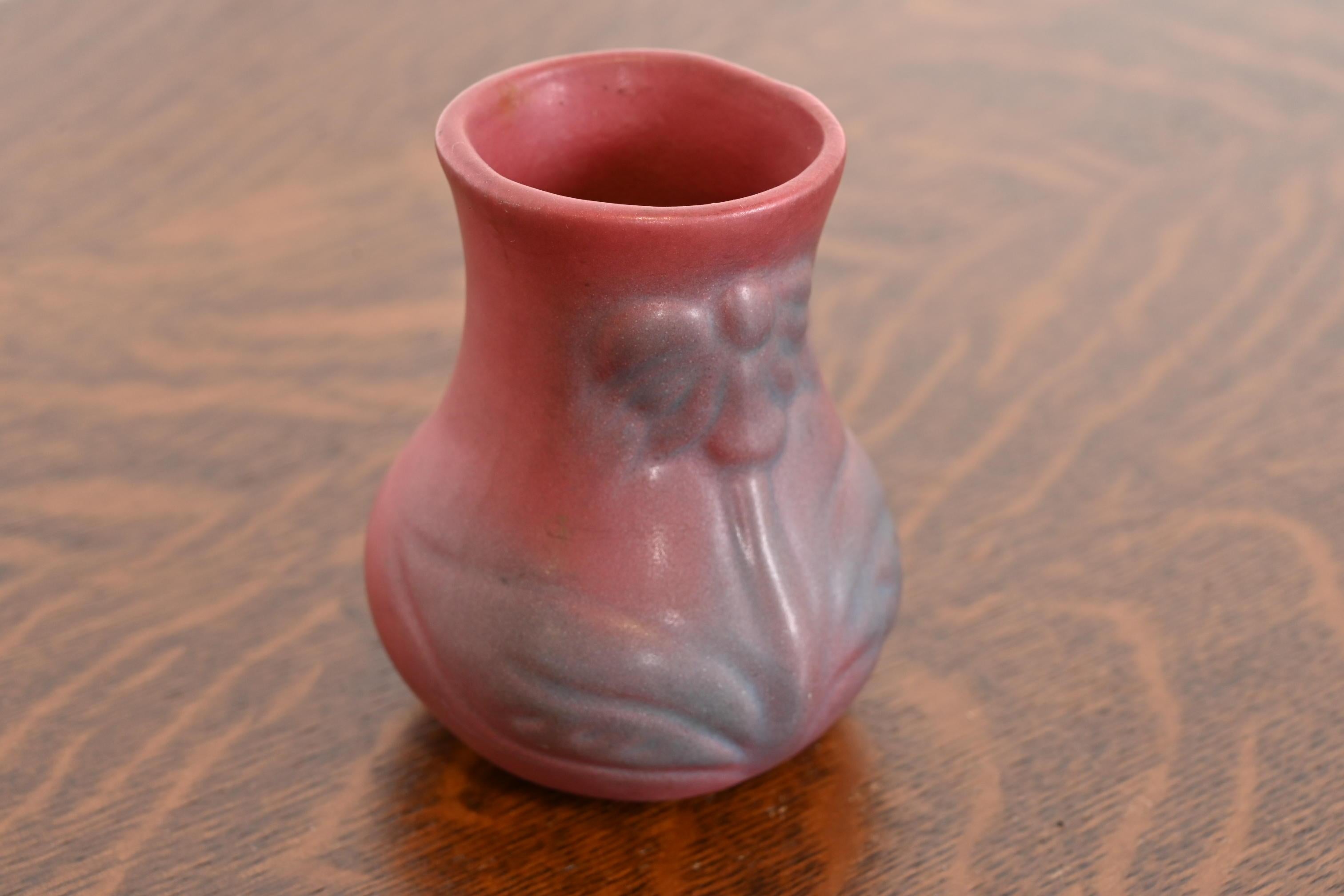 Van Briggle Arts & Crafts Pink Lavender Glazed Ceramic Vase With Floral Motif In Good Condition In South Bend, IN