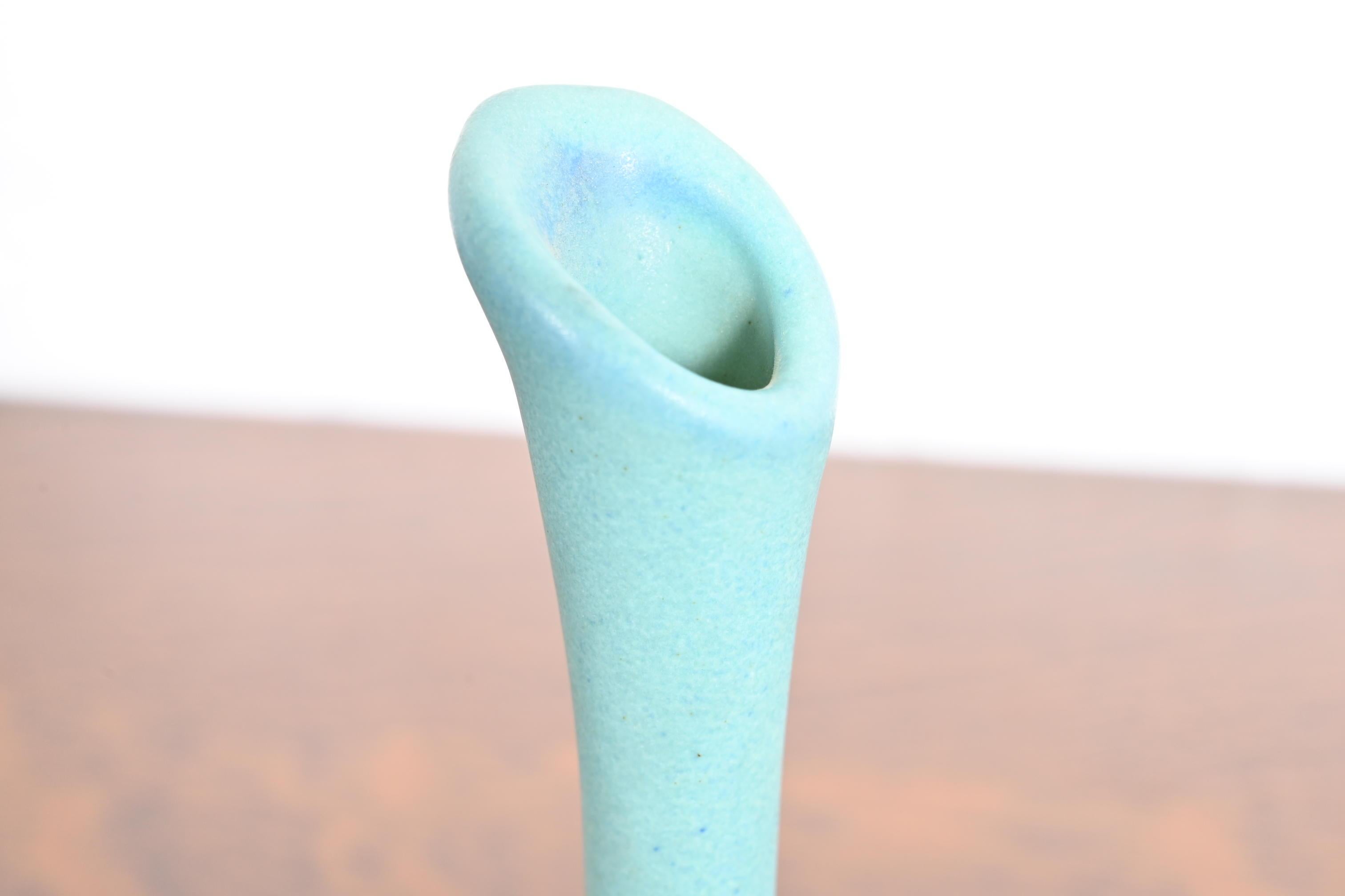 20ième siècle Vase à bourgeons en céramique émaillée turquoise Van Briggle Arts & Crafts en vente