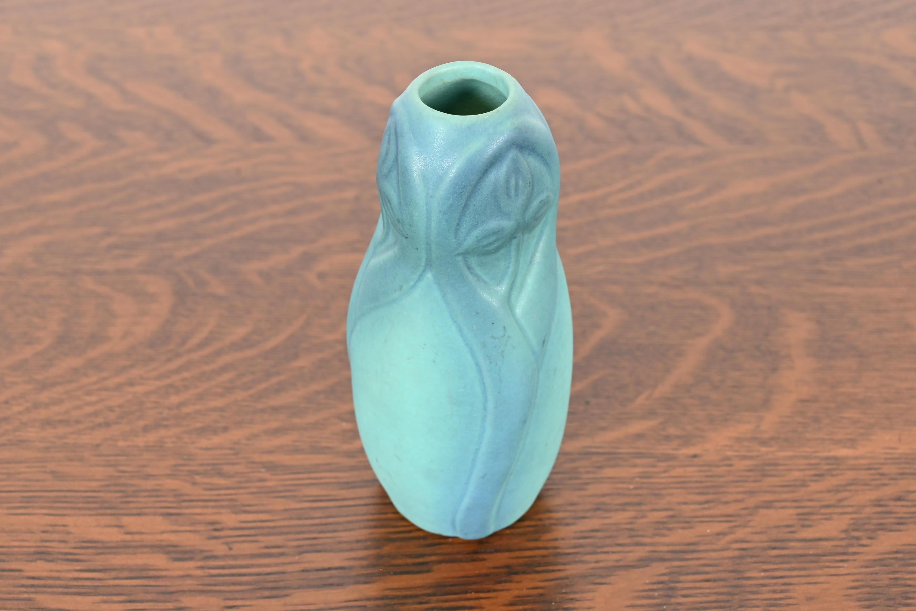 Van Briggle Arts & Crafts Turquoise Glazed Ceramic Vase With Floral Motif For Sale 2