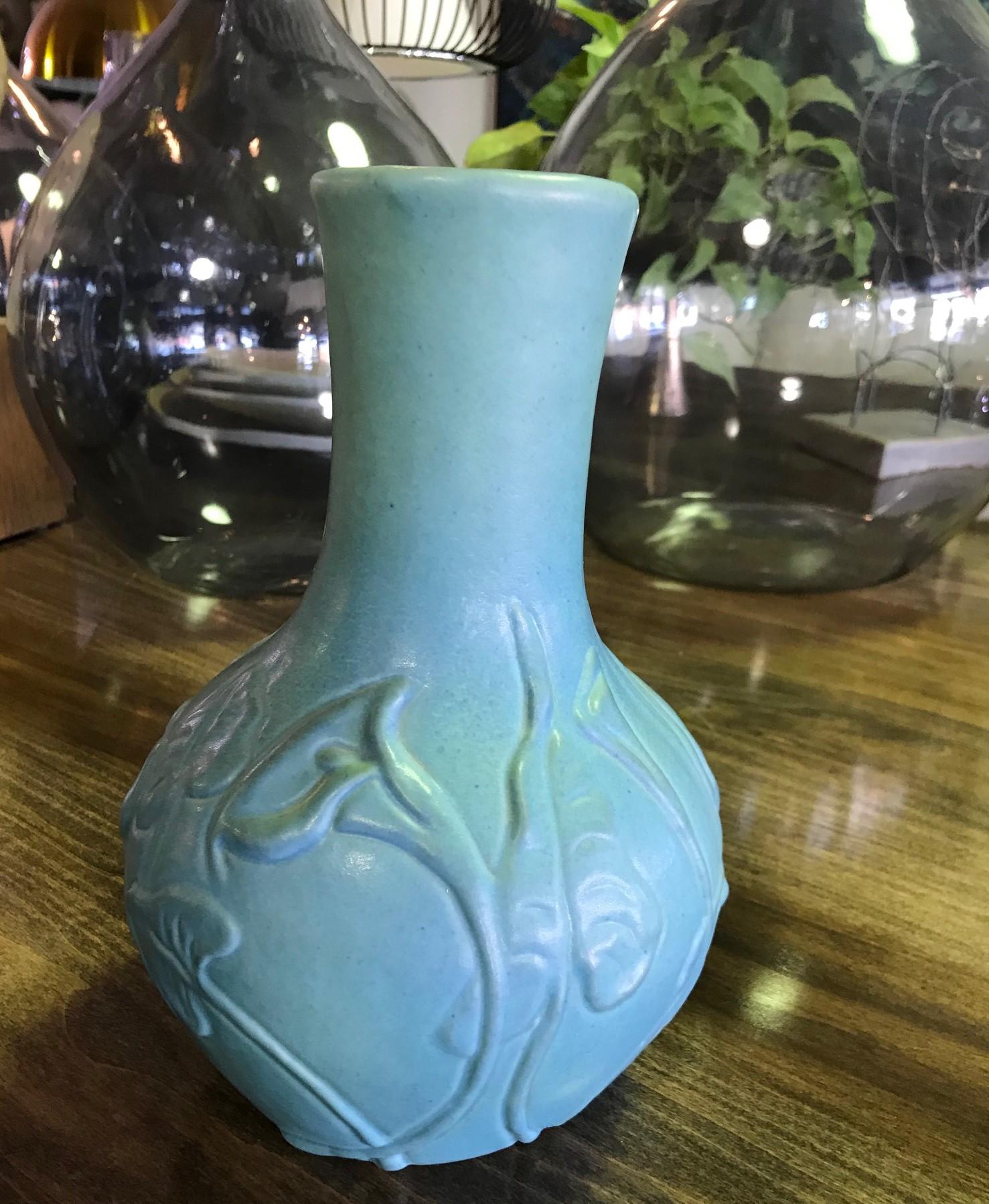 A wonderful piece. Gorgeous color and glaze.

Signed and stamped on the base.

A great addition to your collection or beautiful stand-alone work.

Dimensions: 10