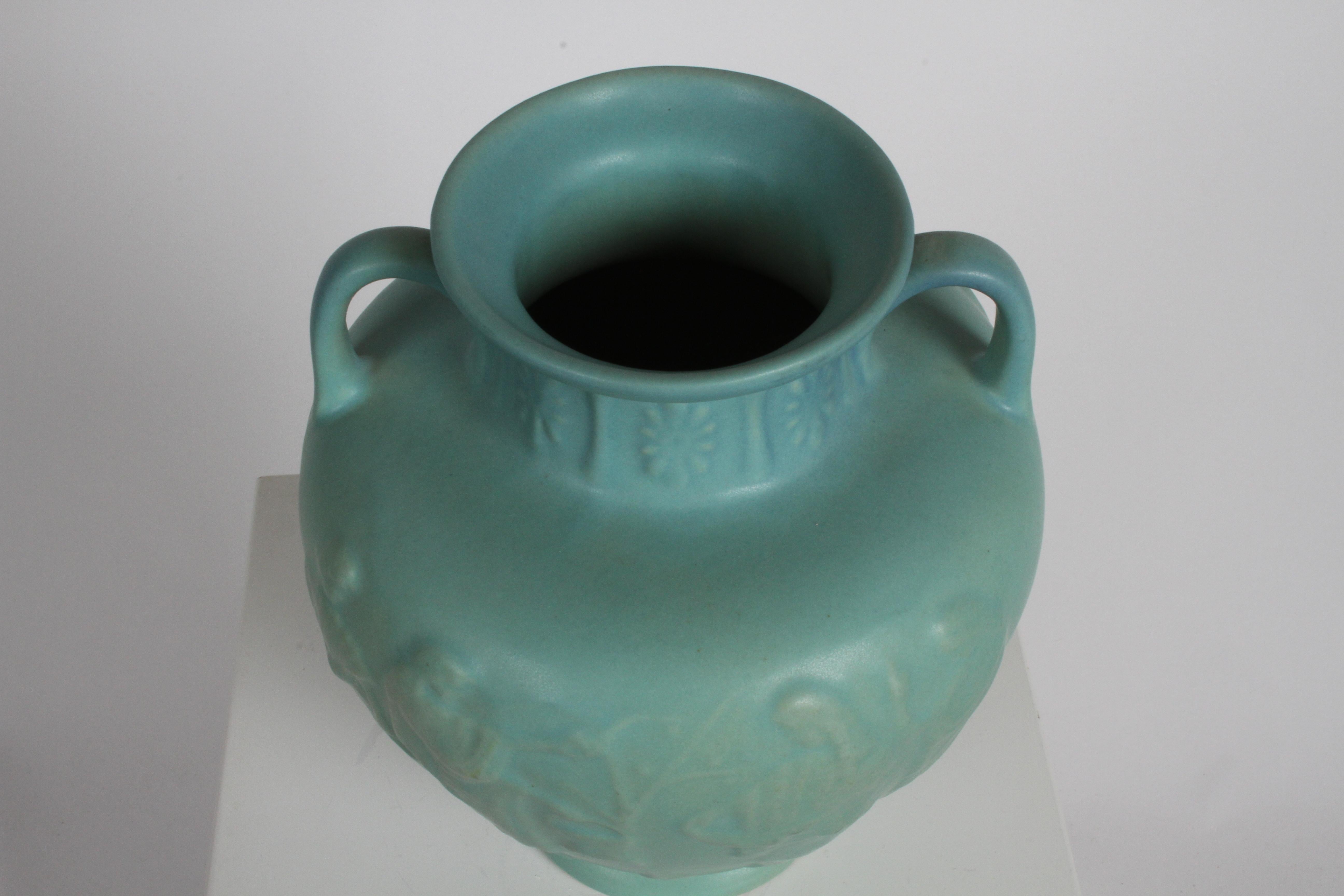 Van Briggle Türkisfarbene Ming-Glasur griechische Urne oder Vase Signiert D.R. im Angebot 5