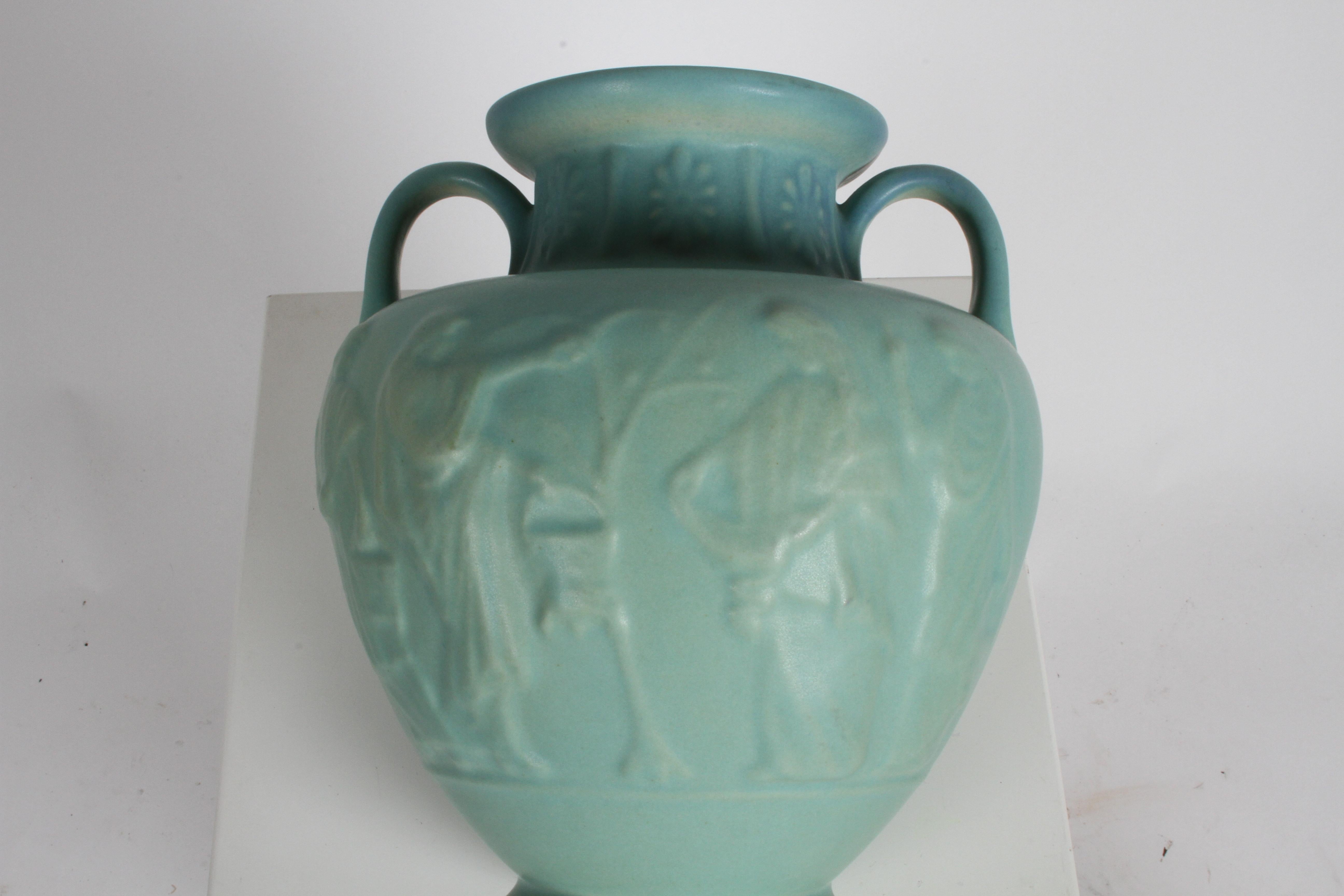 Van Briggle Türkisfarbene Ming-Glasur griechische Urne oder Vase Signiert D.R. im Angebot 6