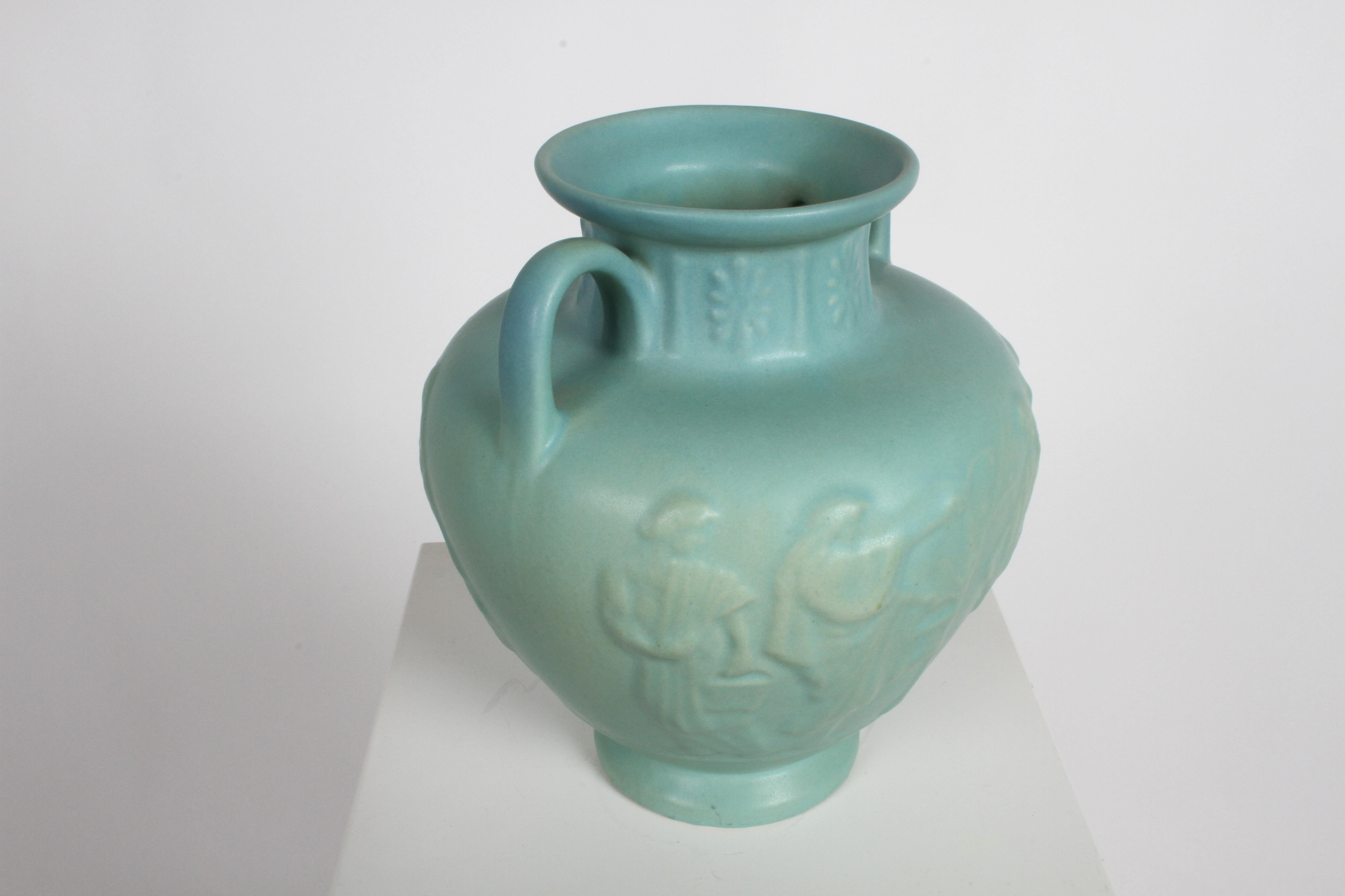 Van Briggle Türkisfarbene Ming-Glasur griechische Urne oder Vase Signiert D.R. im Zustand „Gut“ im Angebot in St. Louis, MO