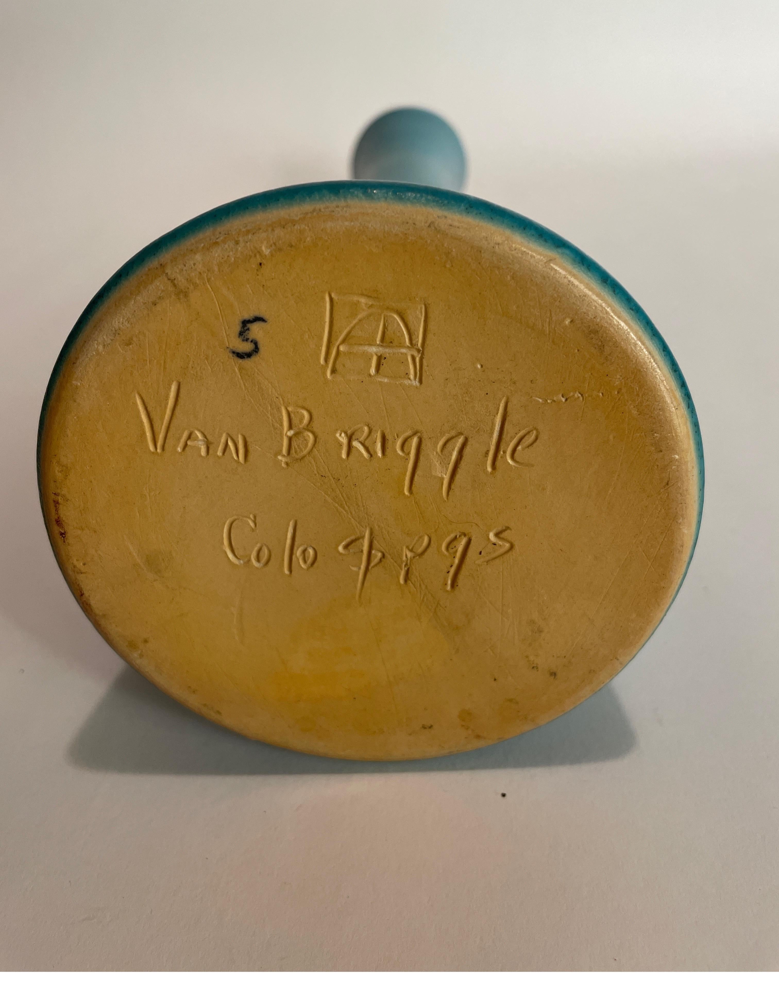 Türkisfarbene Van Briggle-Vase (20. Jahrhundert) im Angebot