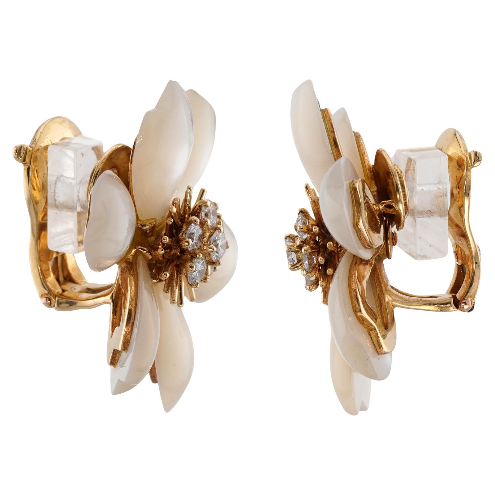 VAN CEEF & ARPELS Rose de Noel Perlmutt-Diamanten-Ohrringe Große Ohrringe Damen im Angebot