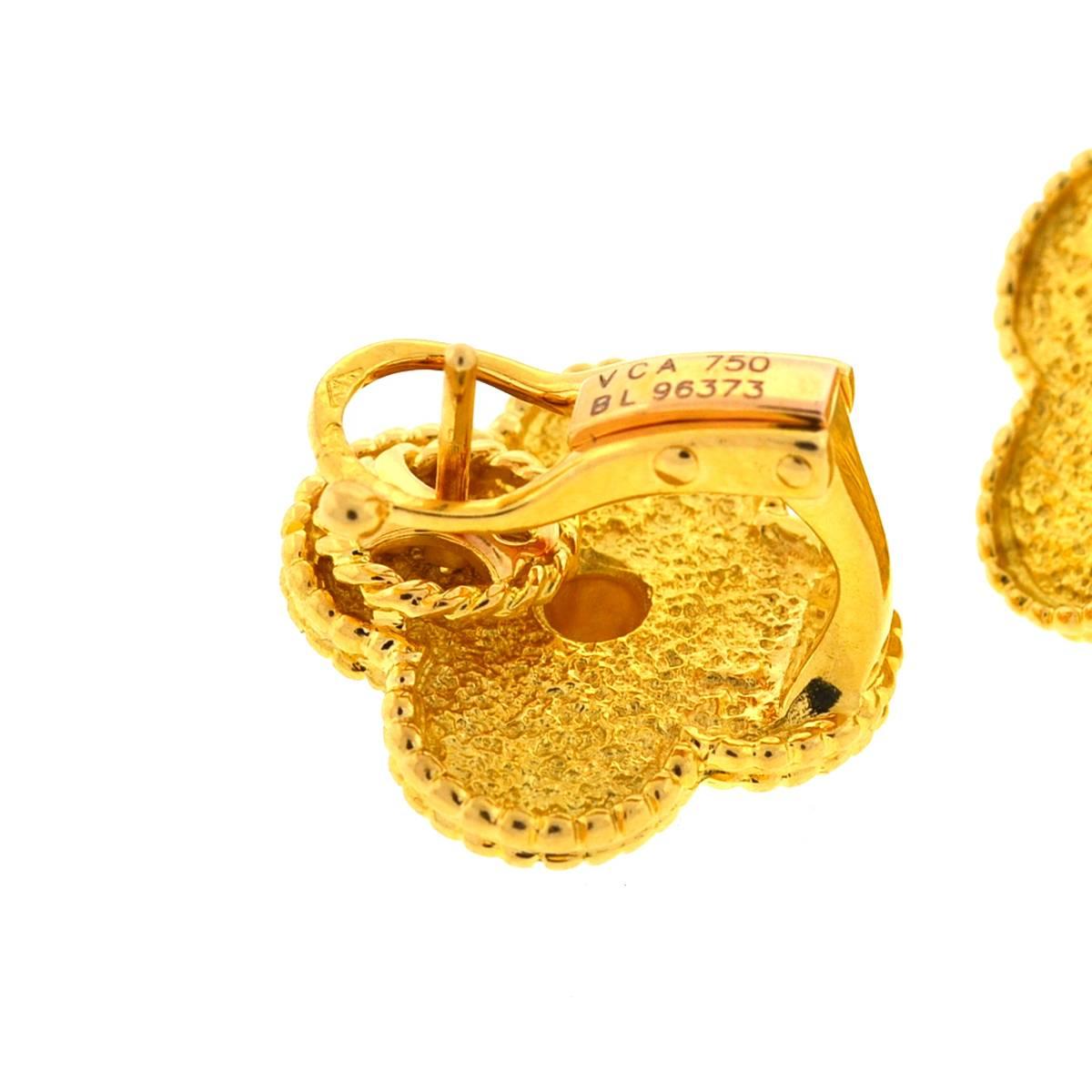 Van Cleef & Arpels 18 Karat Gold Vintage Alhambra Stud Earrings In Excellent Condition In Boca Raton, FL