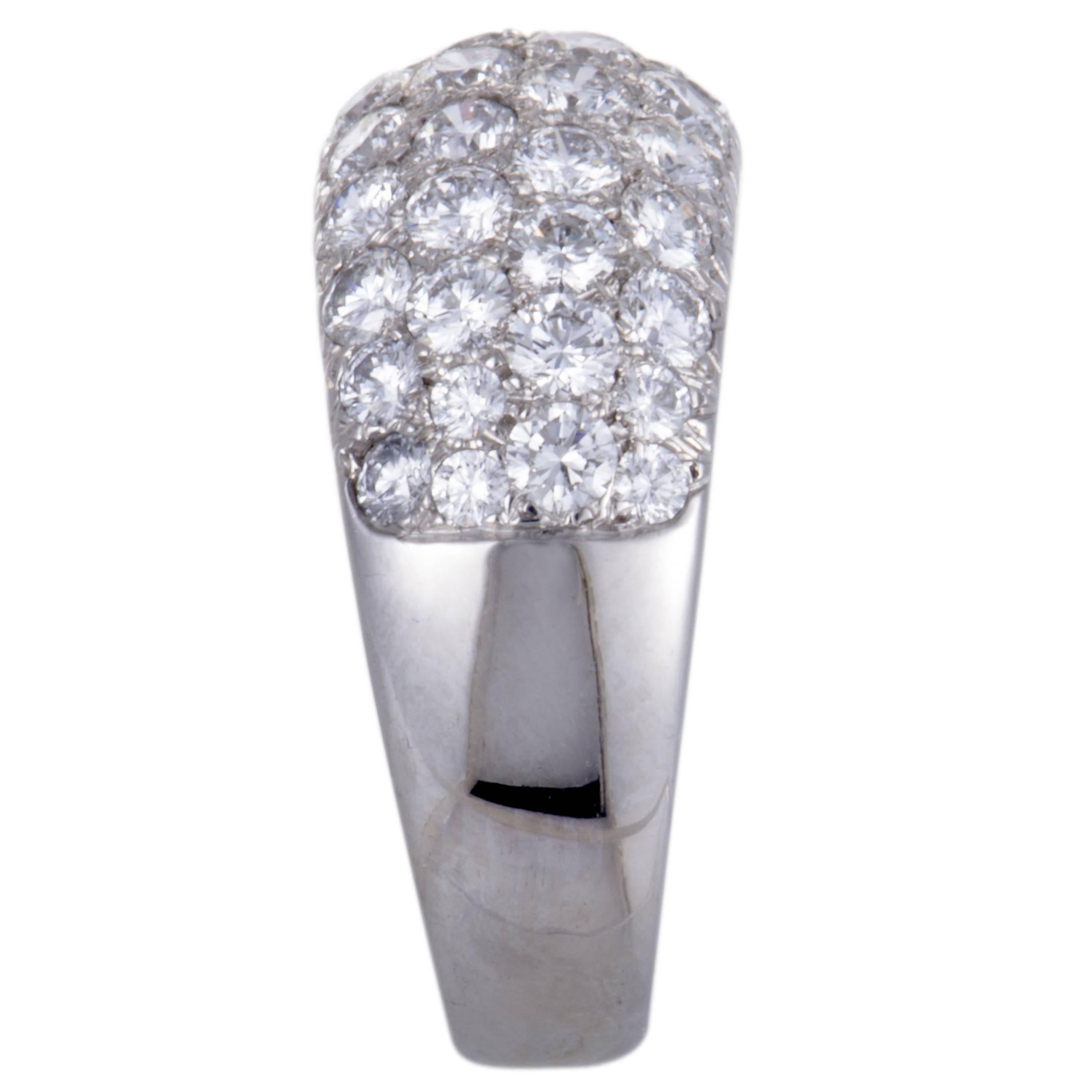 Round Cut Van Cleef & Arpels Diamond Pave Gold Band Ring