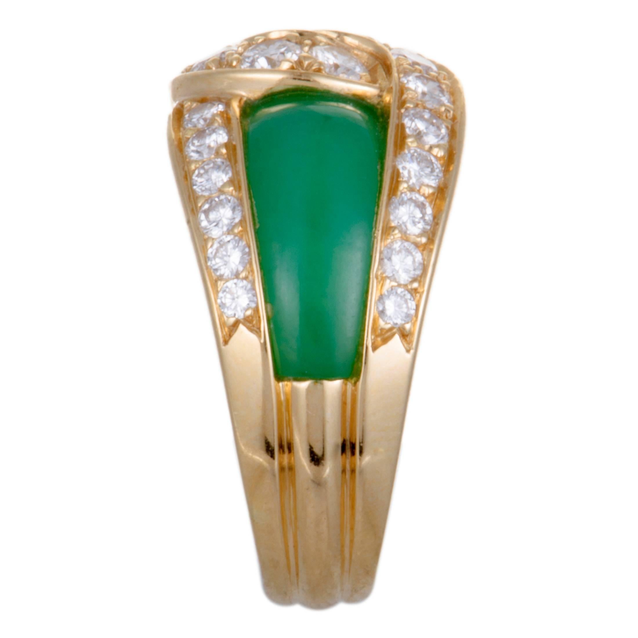 Van Cleef & Arpels Diamond Pave and Green Chrysoprase Yellow Gold Band Ring In Excellent Condition In Southampton, PA