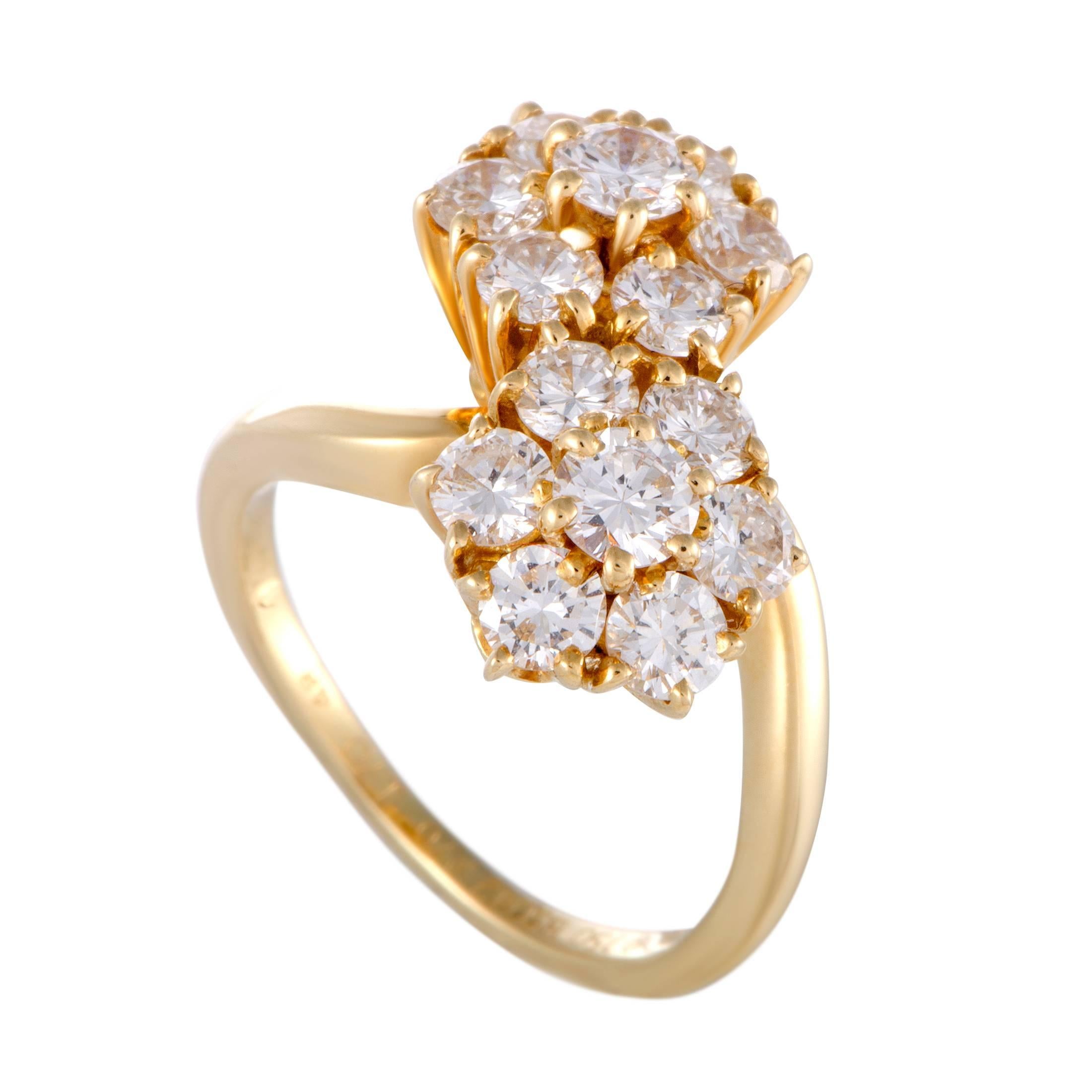 Van Cleef & Arpels Fleurette Diamond Flower Yellow Gold Ring