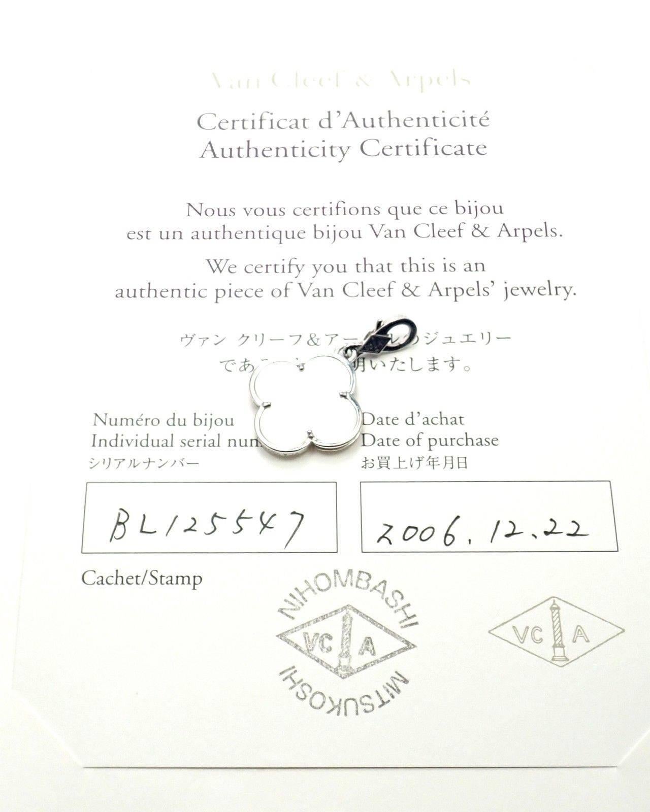 18k White Gold White Mother Of Pearl Large Magic Alhambra Pendant Charm by Van Cleef & Arpels.
With 1 large alhambra shape mother of pearl 21mm
This pendant comes with Van Cleef & Arpels certificate.
Details:
Measurements: 36mm x 22mm
Weight: 1.5