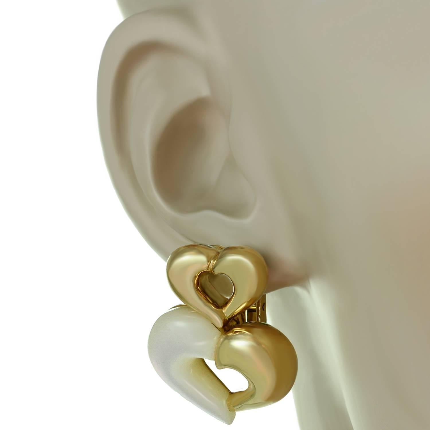 Women's Van Cleef & Arpels Mother-of-Pearl Yellow Gold Heart Clip-On Earrings