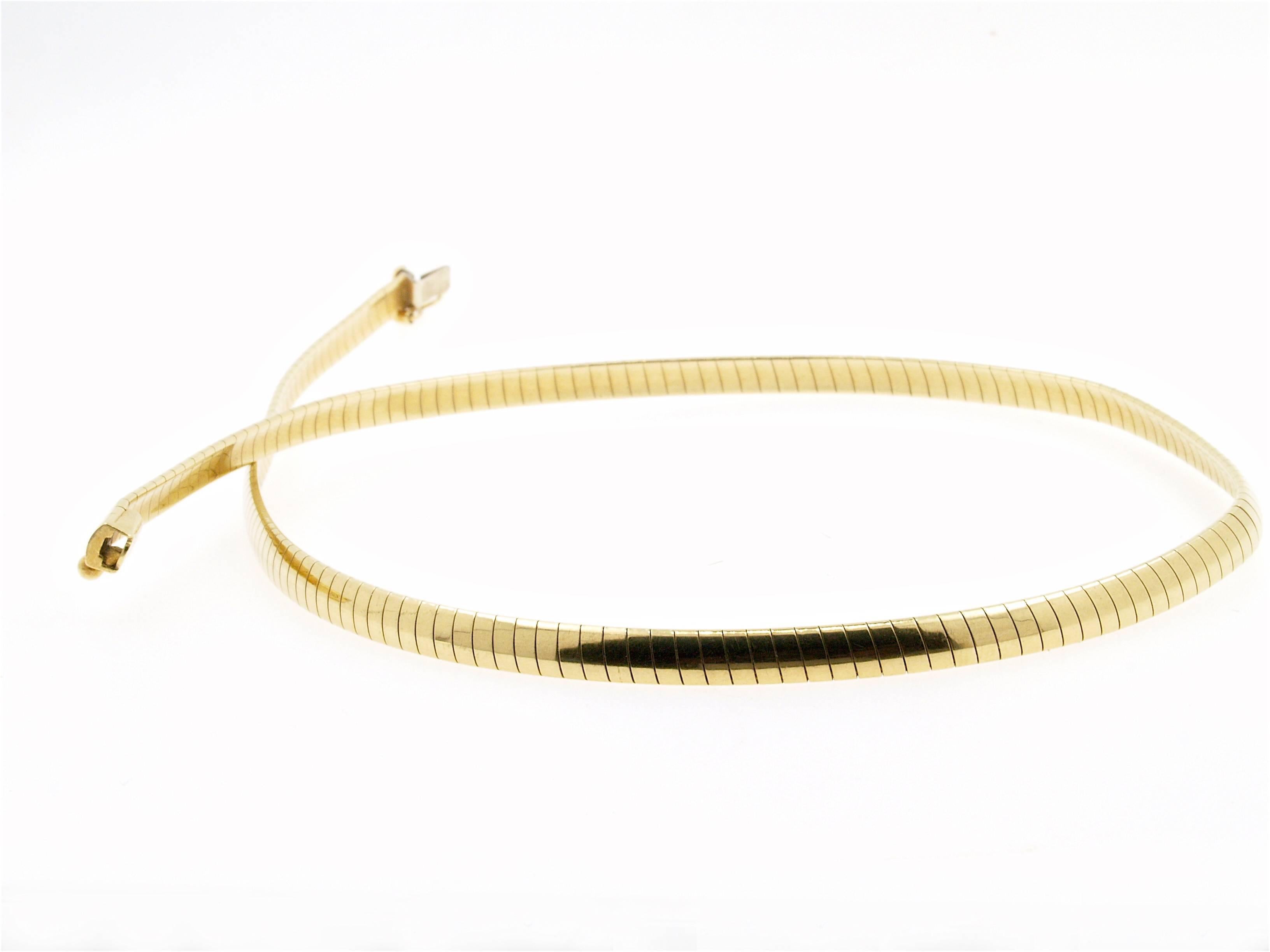 Van Cleef & Arpels Coral Gold Necklace Brooch Pendant For Sale 3
