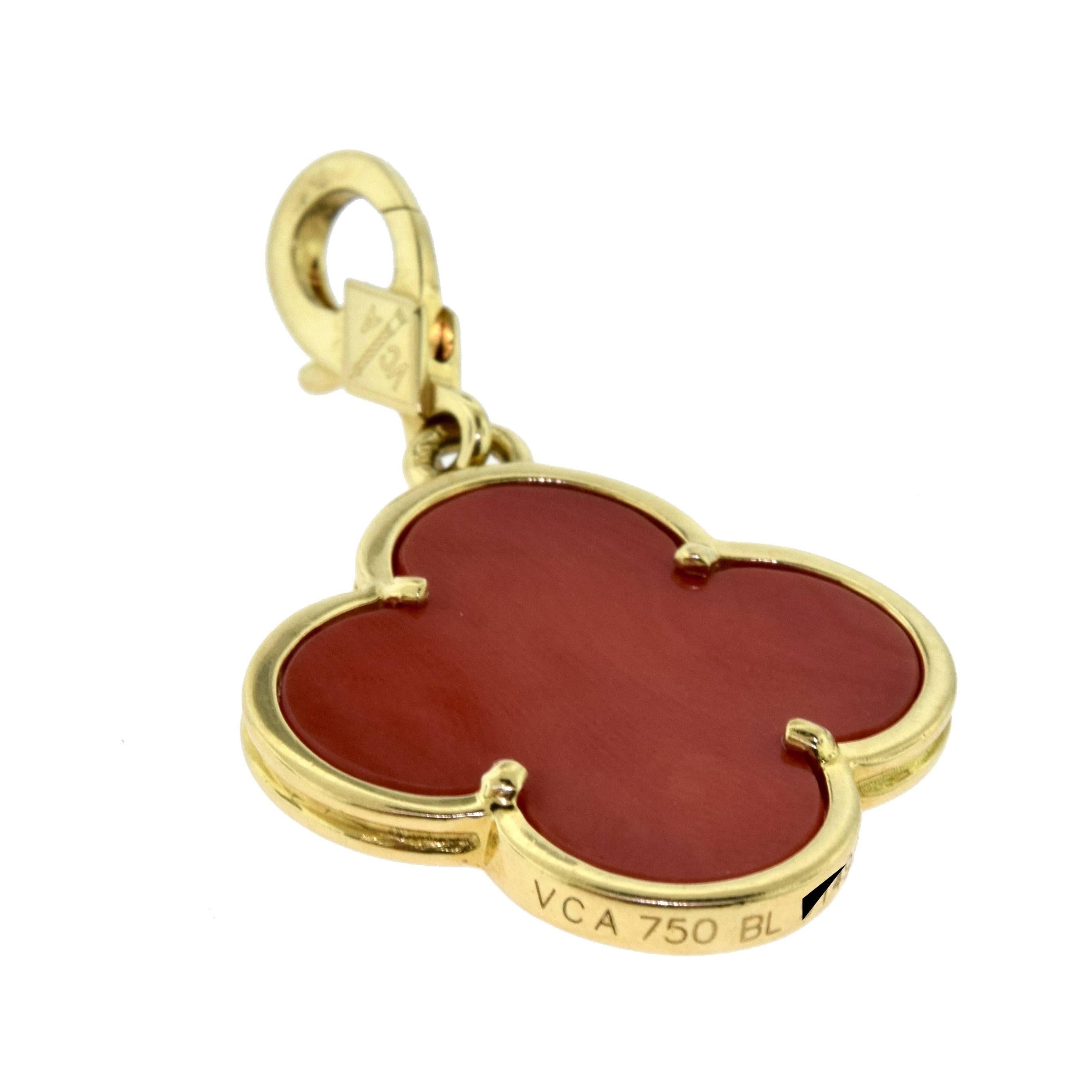 Metal: 18k Yellow Gold
Stone: Red Coral
Total Item Weight (g): 4.4
Measurement: 22.20 x 19.40 mm
Thickness: 3.37 mm
Hallmark: VCA Au750 Serial No.

