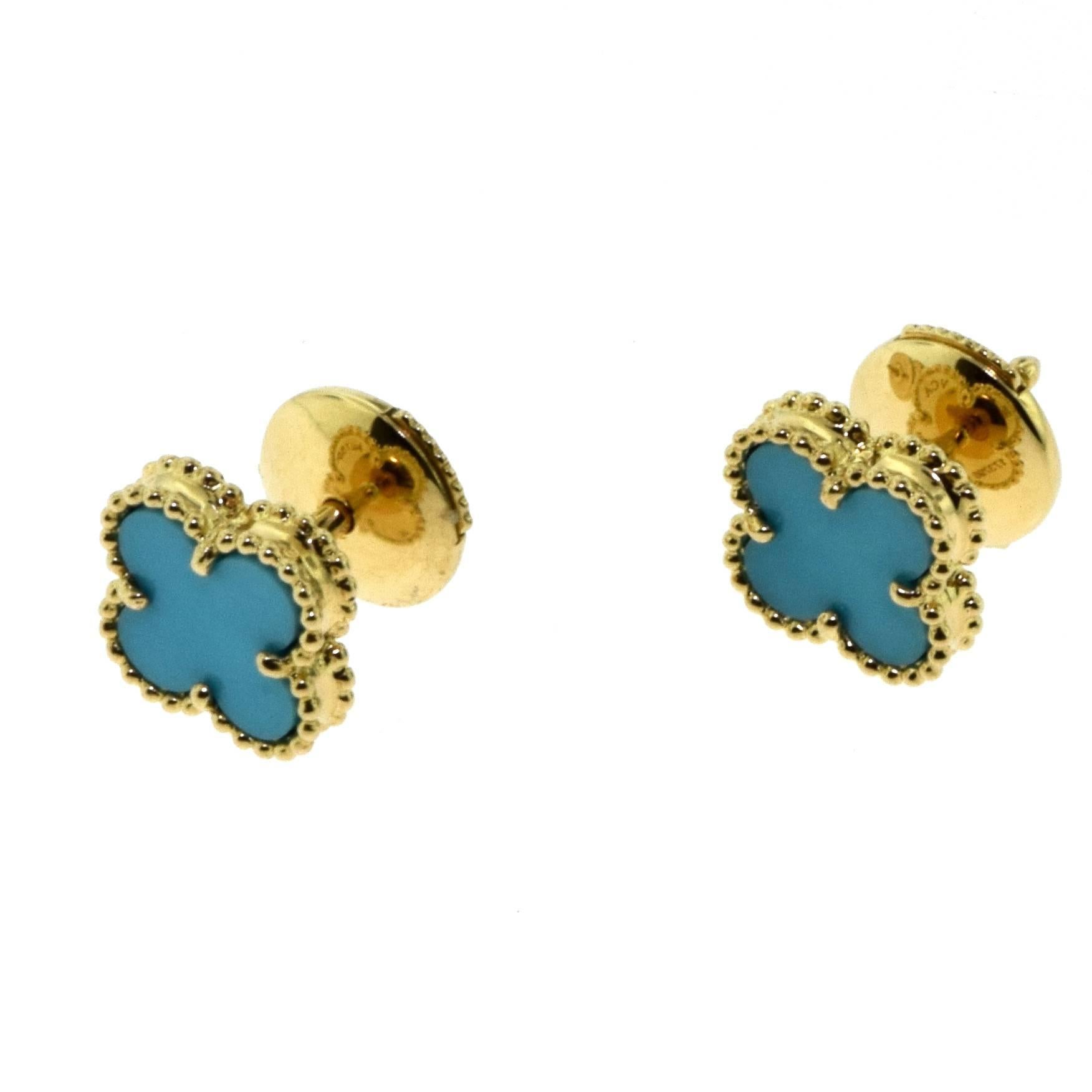 Designer: Van Cleef & Arpels

Collection: Sweet Alhambra

Metal: Yellow Gold

Metal Purity: 18k

STONE: 2 Turquoise Stones

Total Item Weight (g): 2.4

Motif Dimensions: 7.85 x 8.94 mm

Motif Thickness: 2.84

Hallmark: VCA 750 Serial No. (BLOCKED