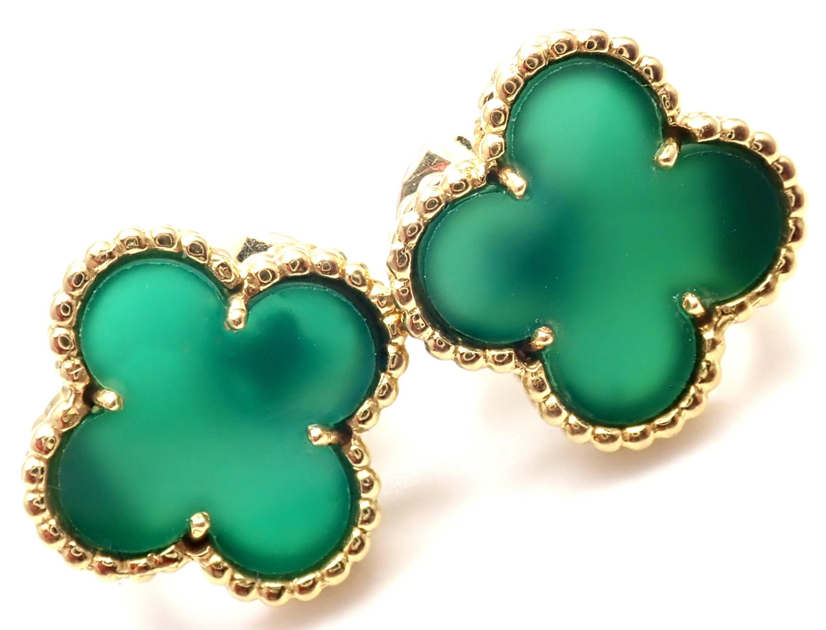 Van Cleef & Arpels Vintage Alhambra Green Chalcedony Yellow Gold Earrings In New Condition In Holland, PA