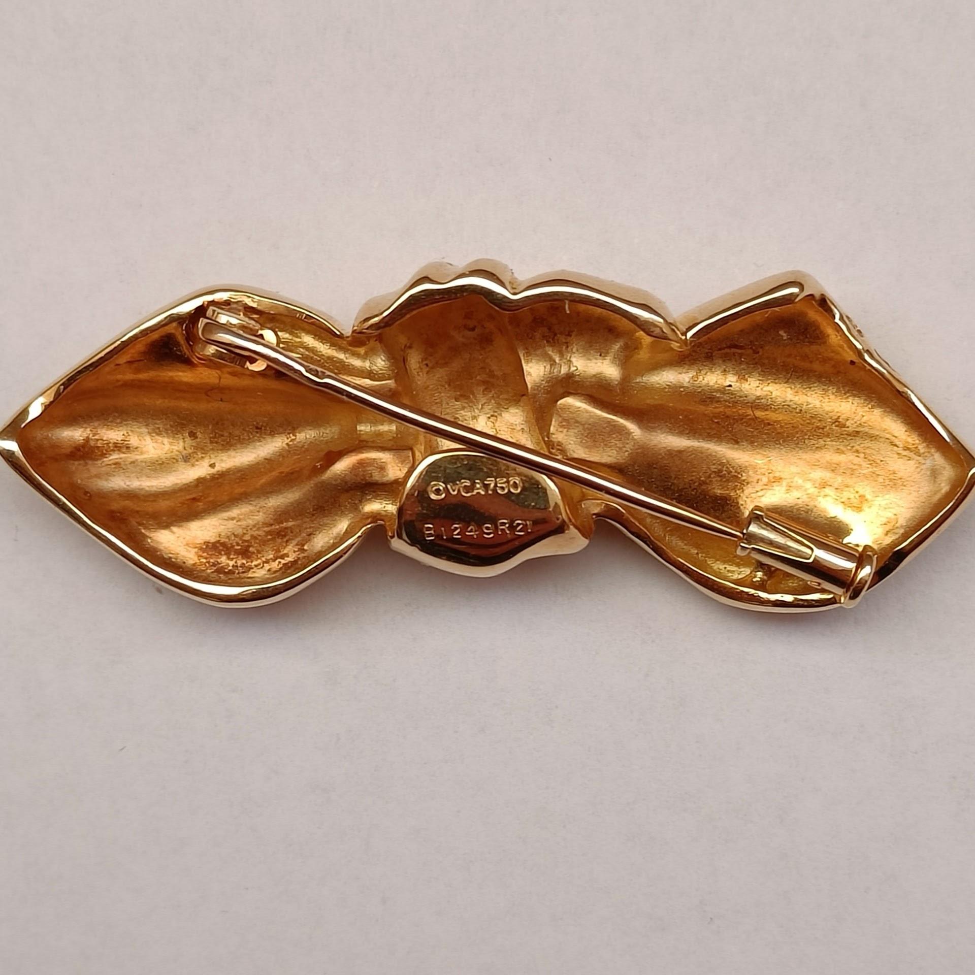 Women's or Men's Van Cleef & Arpels 18k Gold Bow Clip Brooch  For Sale