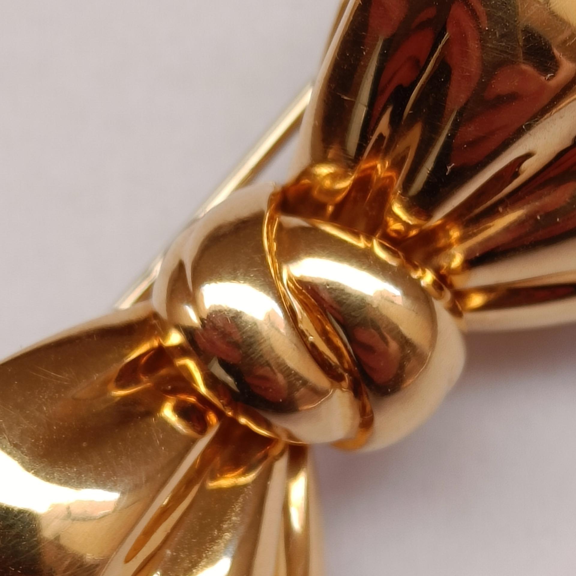 Women's or Men's Van Cleef & Arpels 18k Gold Bow Clip Brooch For Sale