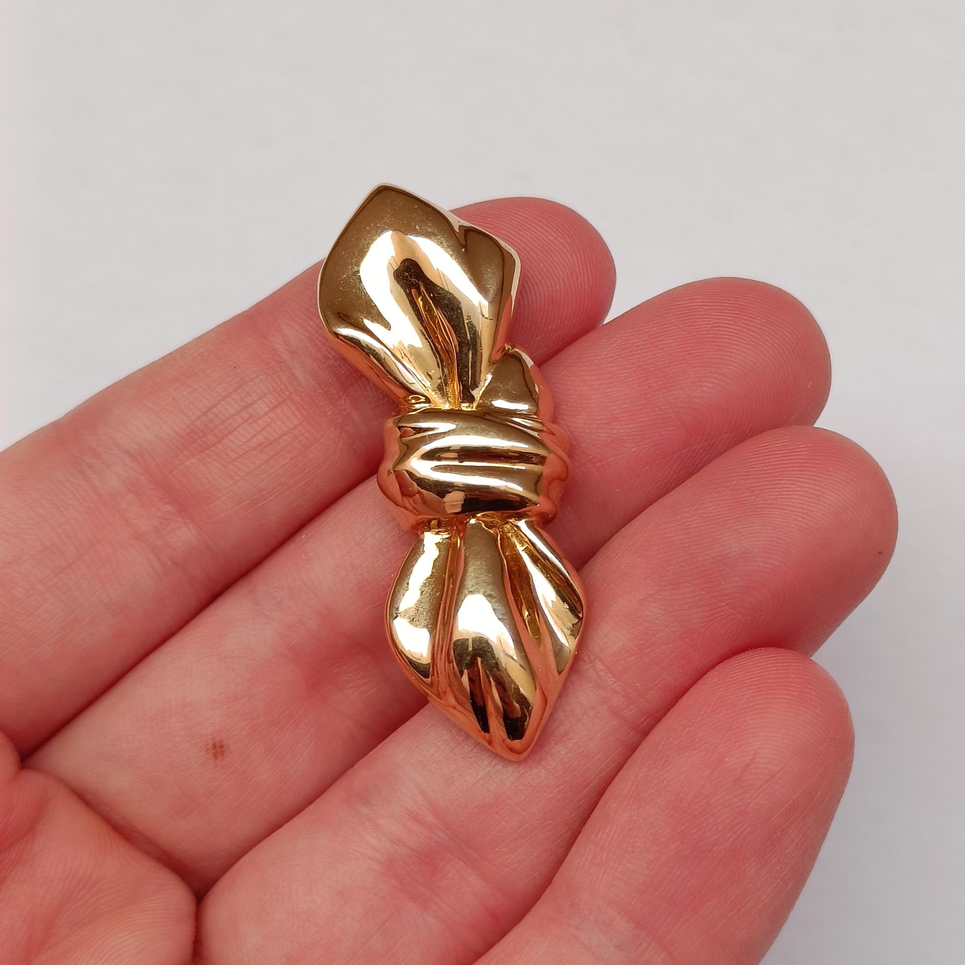 Van Cleef & Arpels Bow Brooch 18k Gold 3