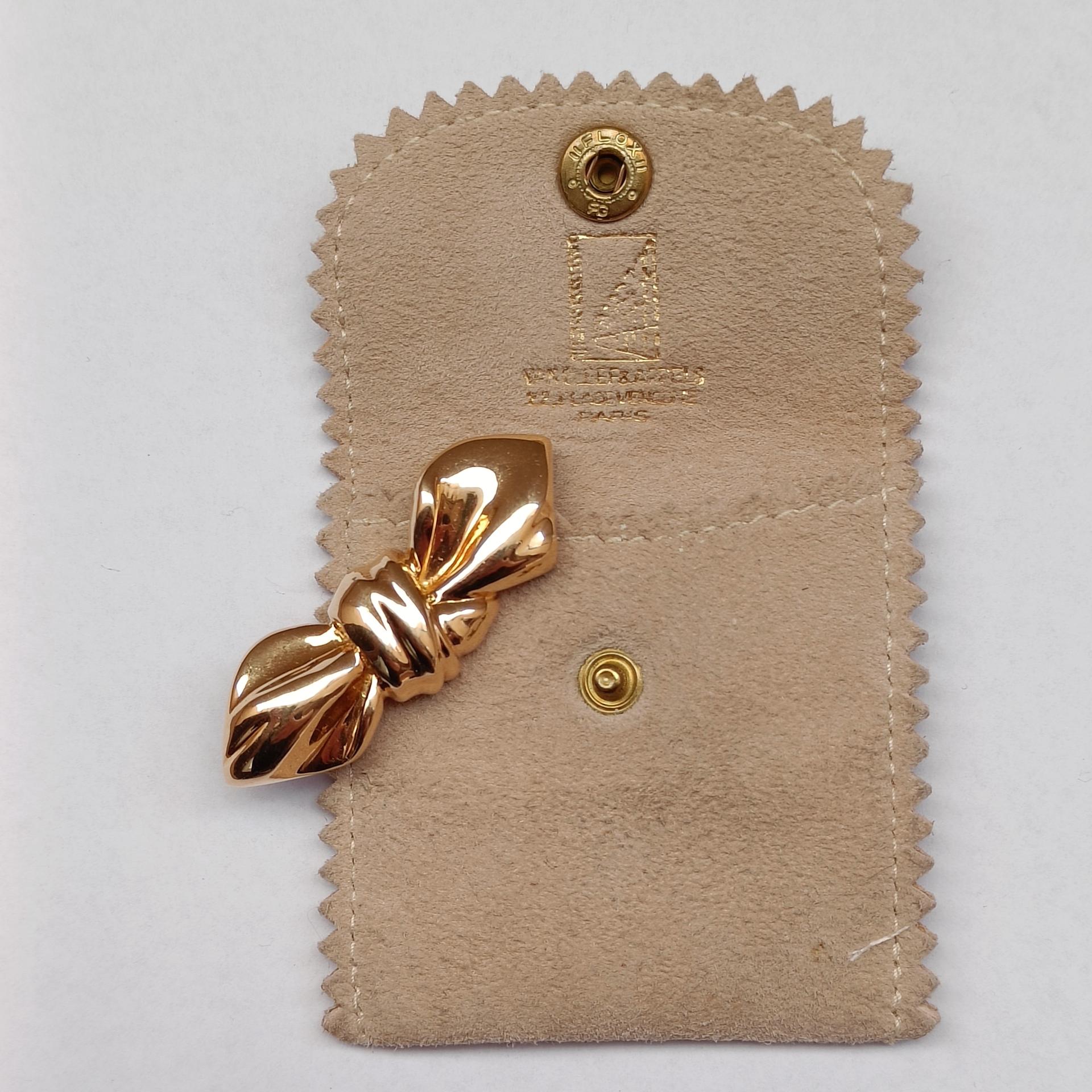 Van Cleef & Arpels 18k Gold Bow Clip Brooch  For Sale 4