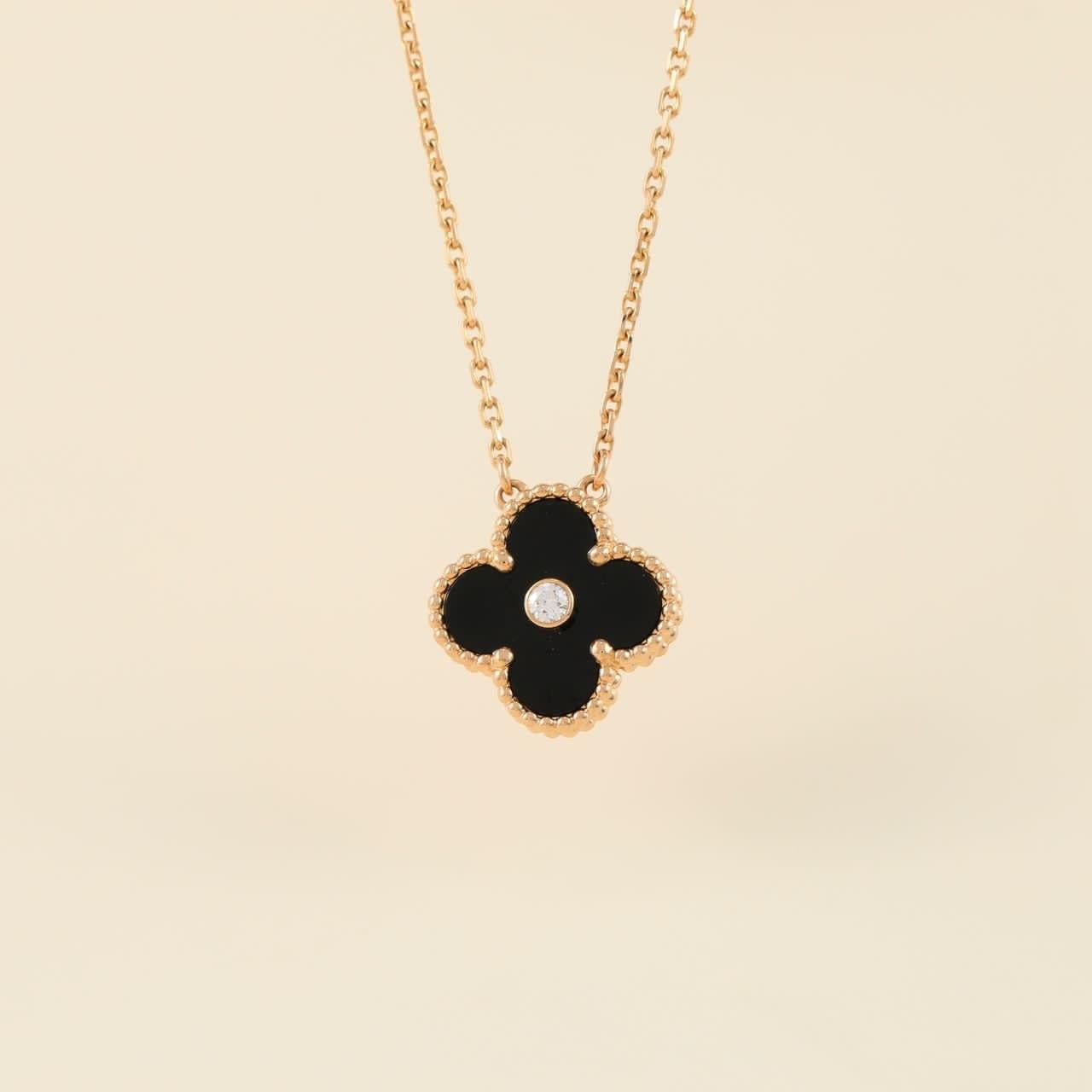 vca holiday pendant 2024