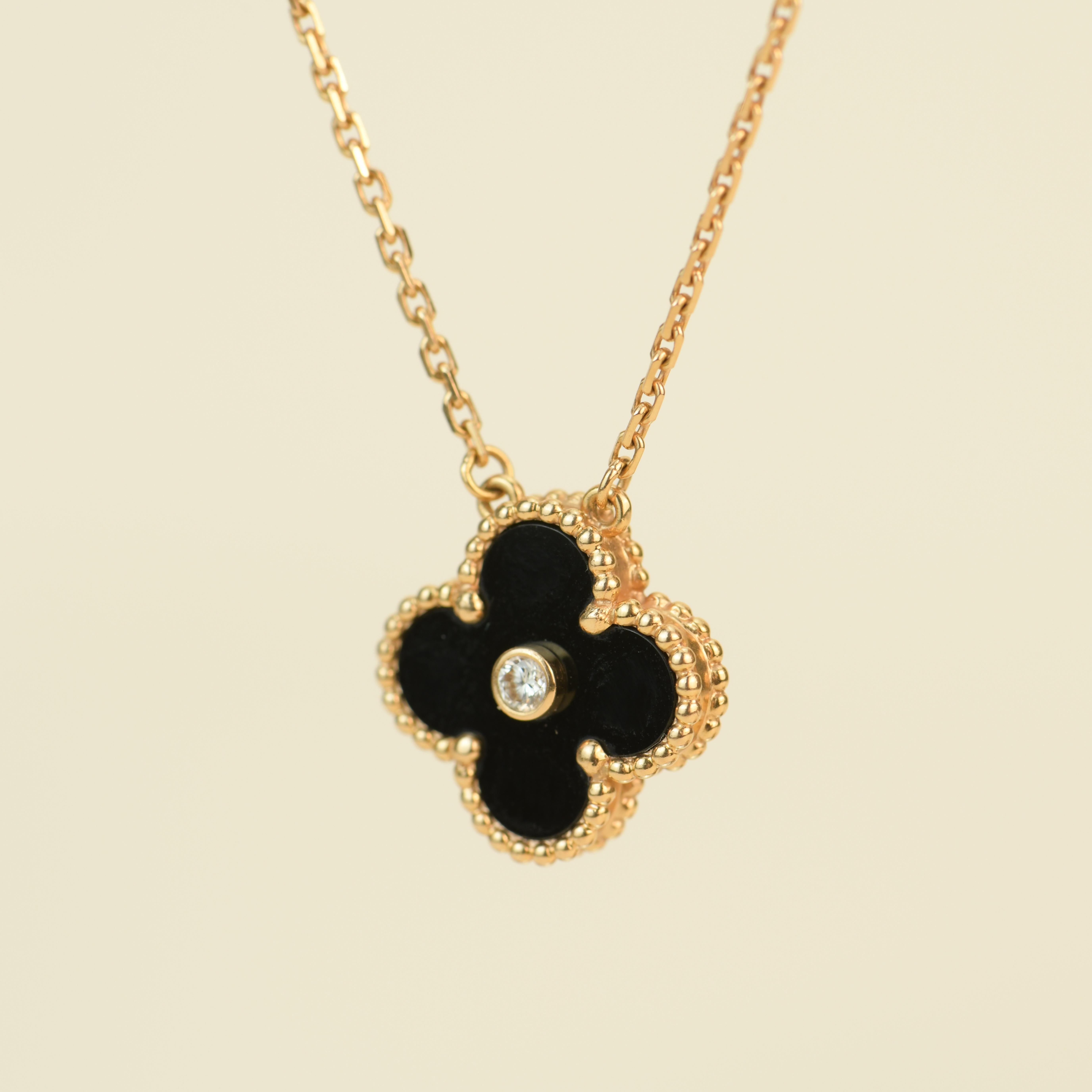  Collier pendentif Alhambra 2016 Holiday en onyx avec diamants de Van Cleef Pour femmes 